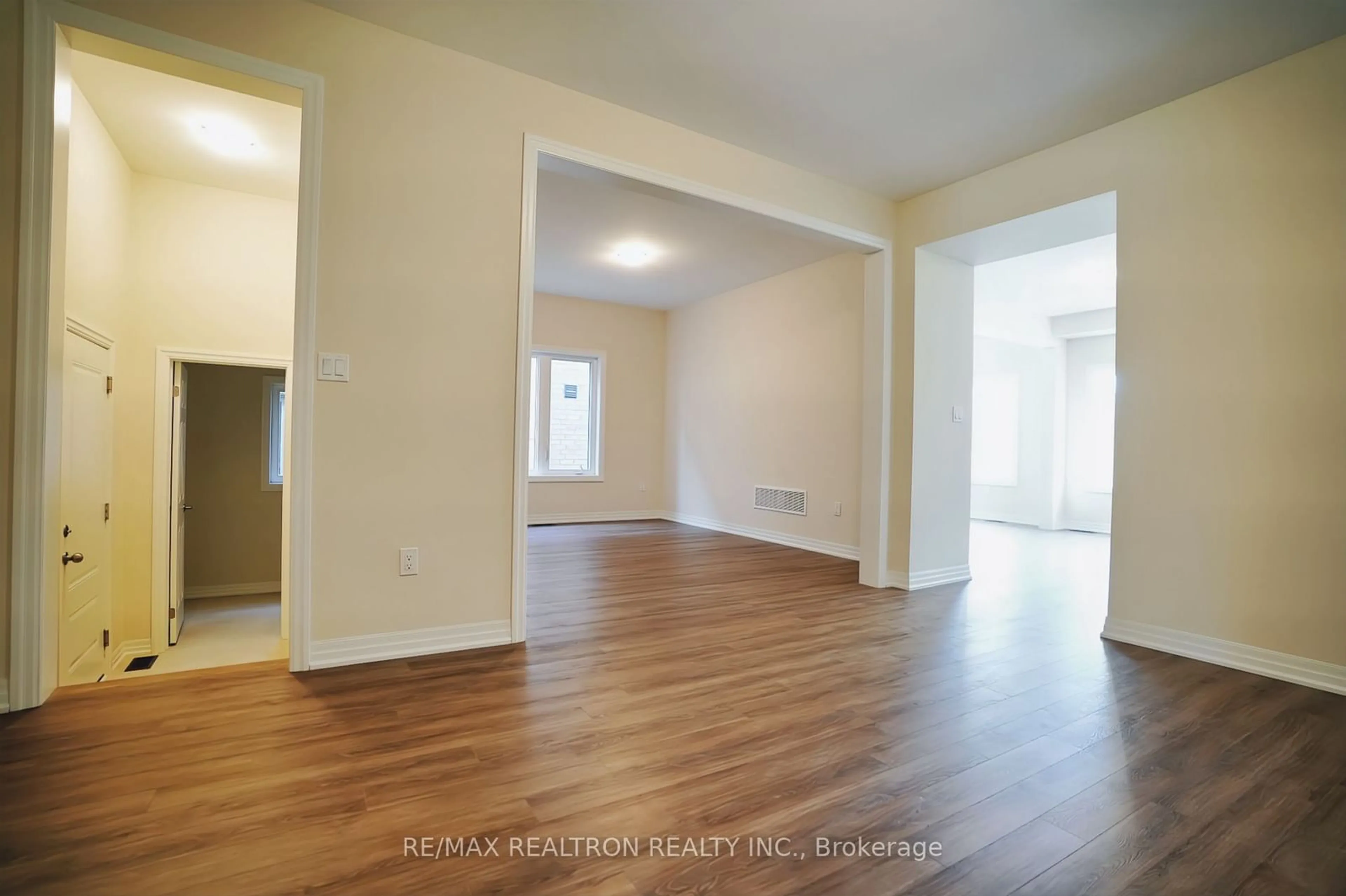 A pic of a room, wood floors for 7 Stennett Dr, Georgina Ontario L4P 0J4