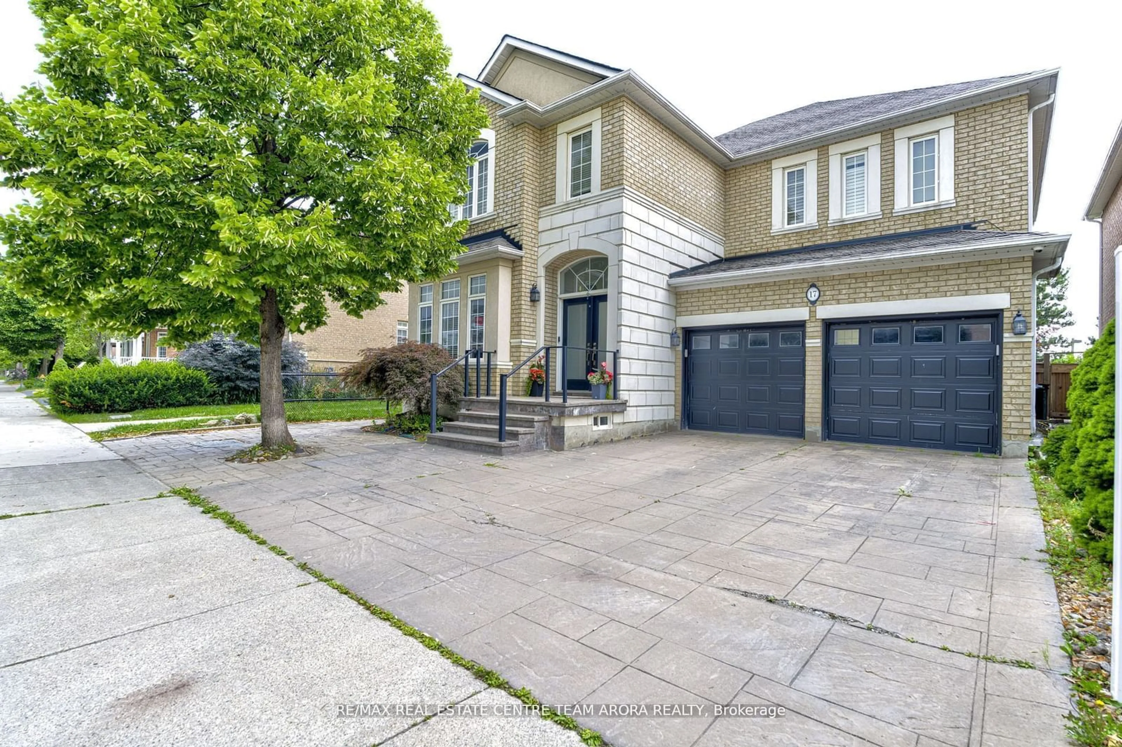 Frontside or backside of a home, the street view for 17 Montcalm Blvd, Vaughan Ontario L4H 2M5