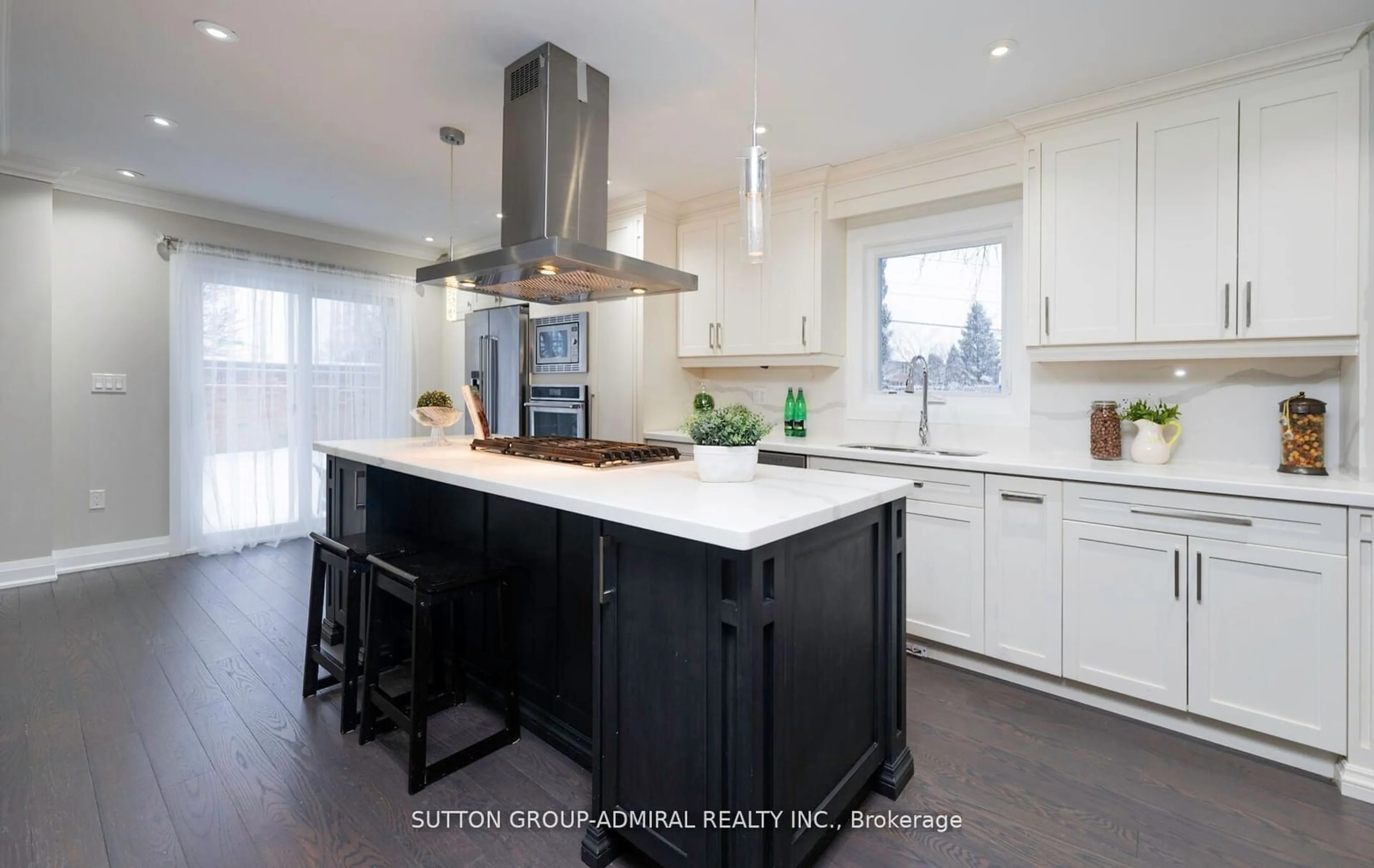 Contemporary kitchen, wood floors, mountain for 29 Roxborough Lane, Vaughan Ontario L4J 4T1