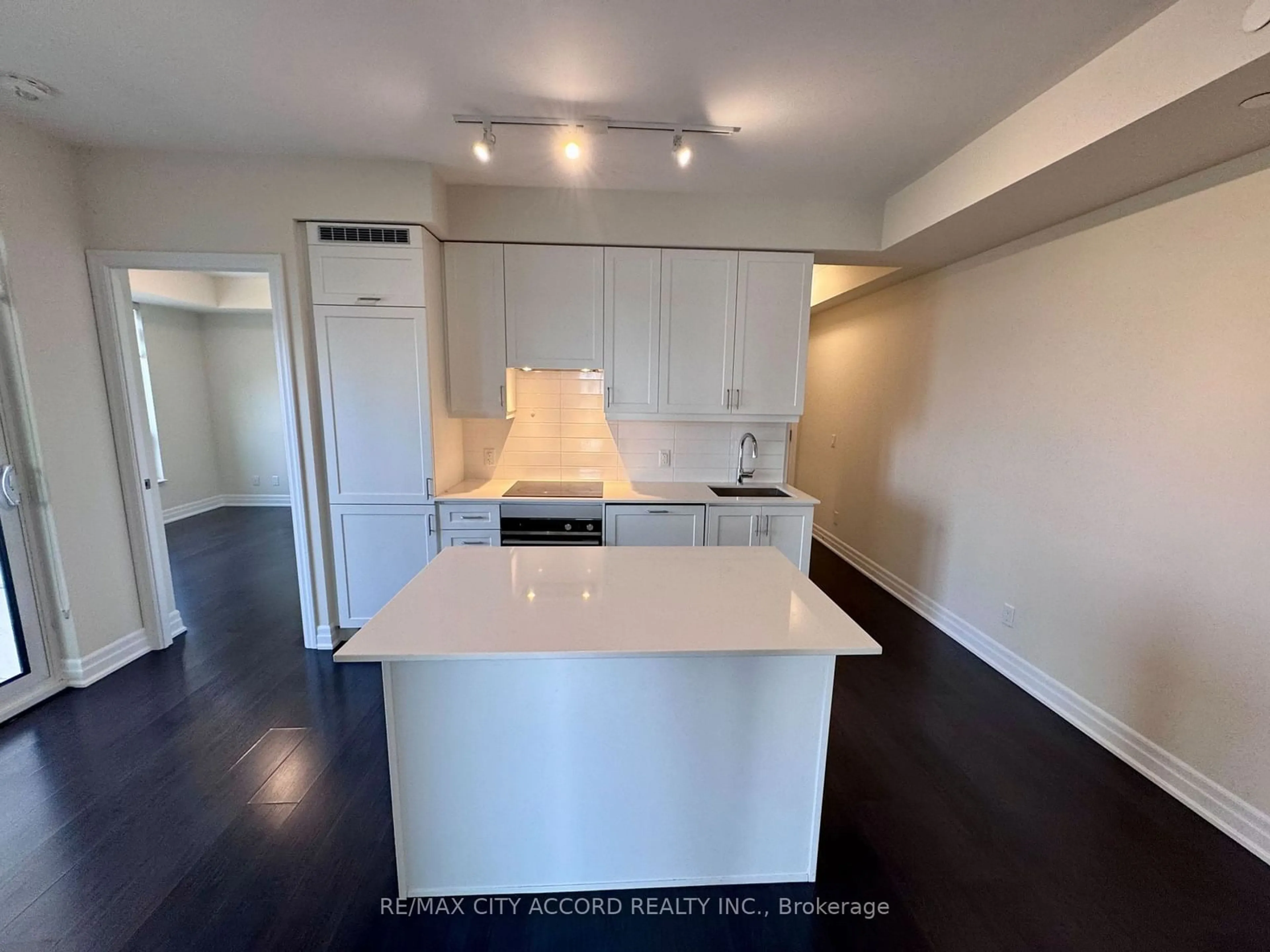 Open concept kitchen for 9085 Jane St #1709, Vaughan Ontario L4K 0L8