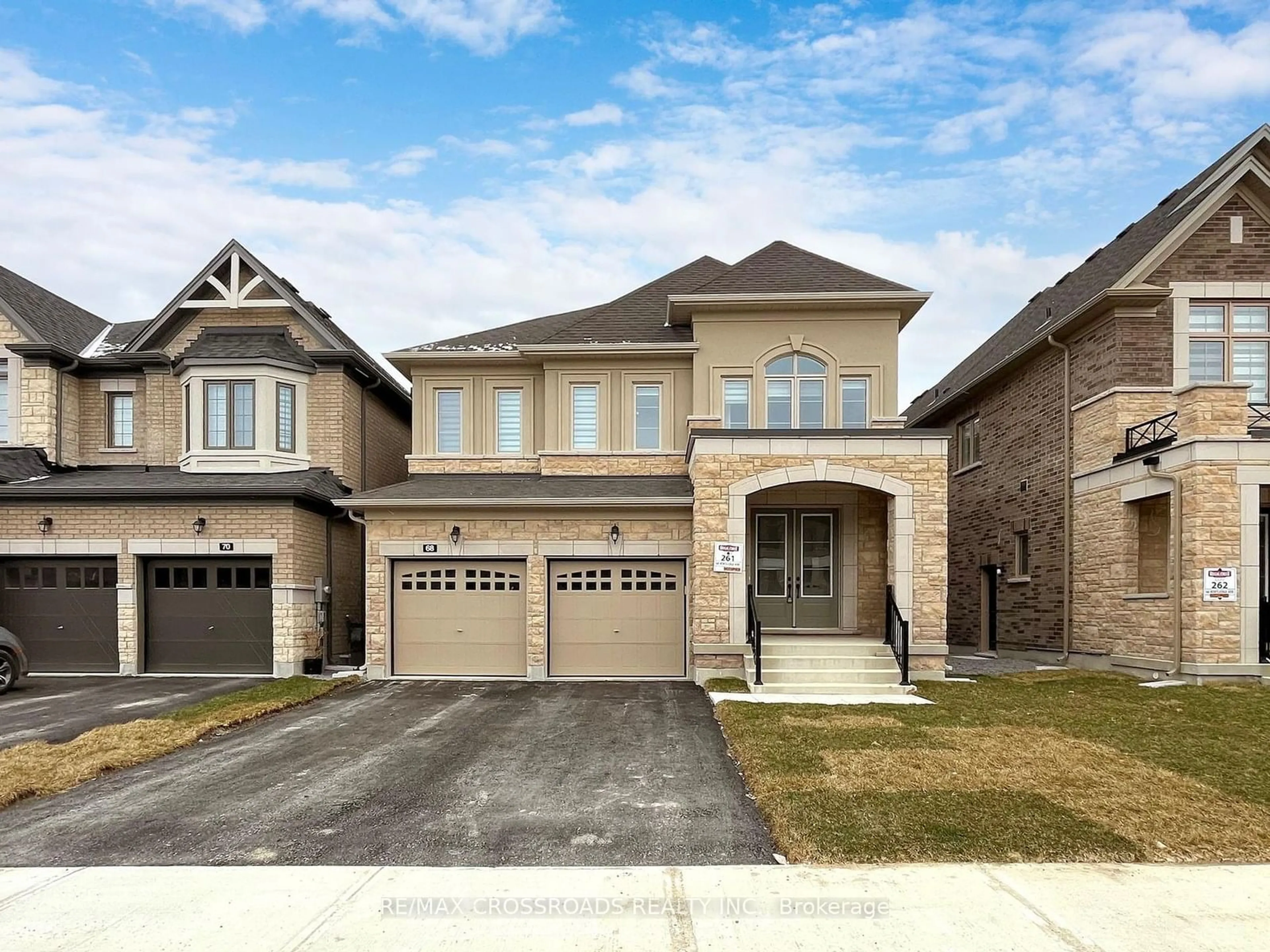 Home with brick exterior material for 68 Kentledge Ave, East Gwillimbury Ontario L9N 0V9