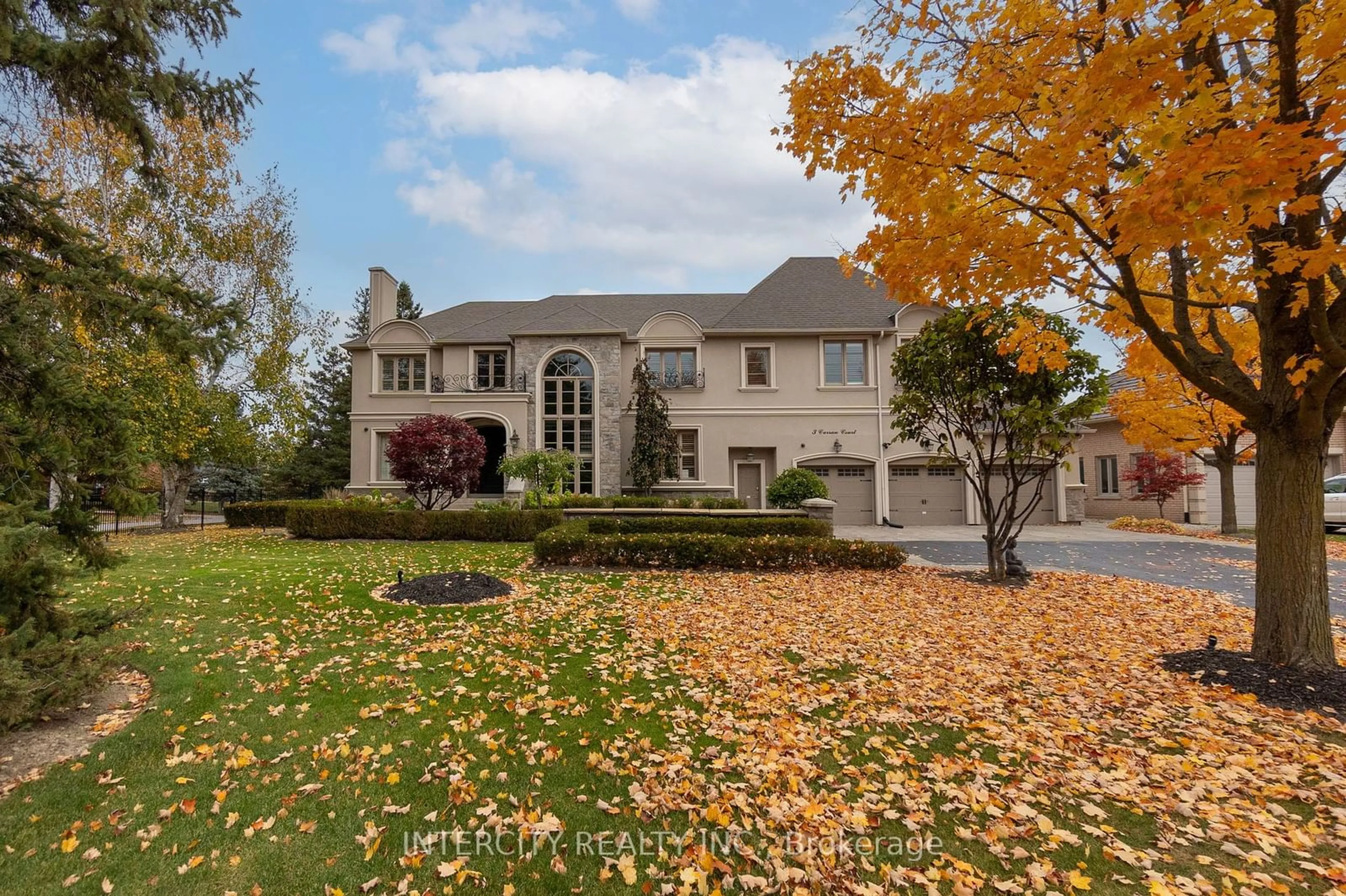 Frontside or backside of a home, the street view for 3 Curran Crt, King Ontario L7B 1B4