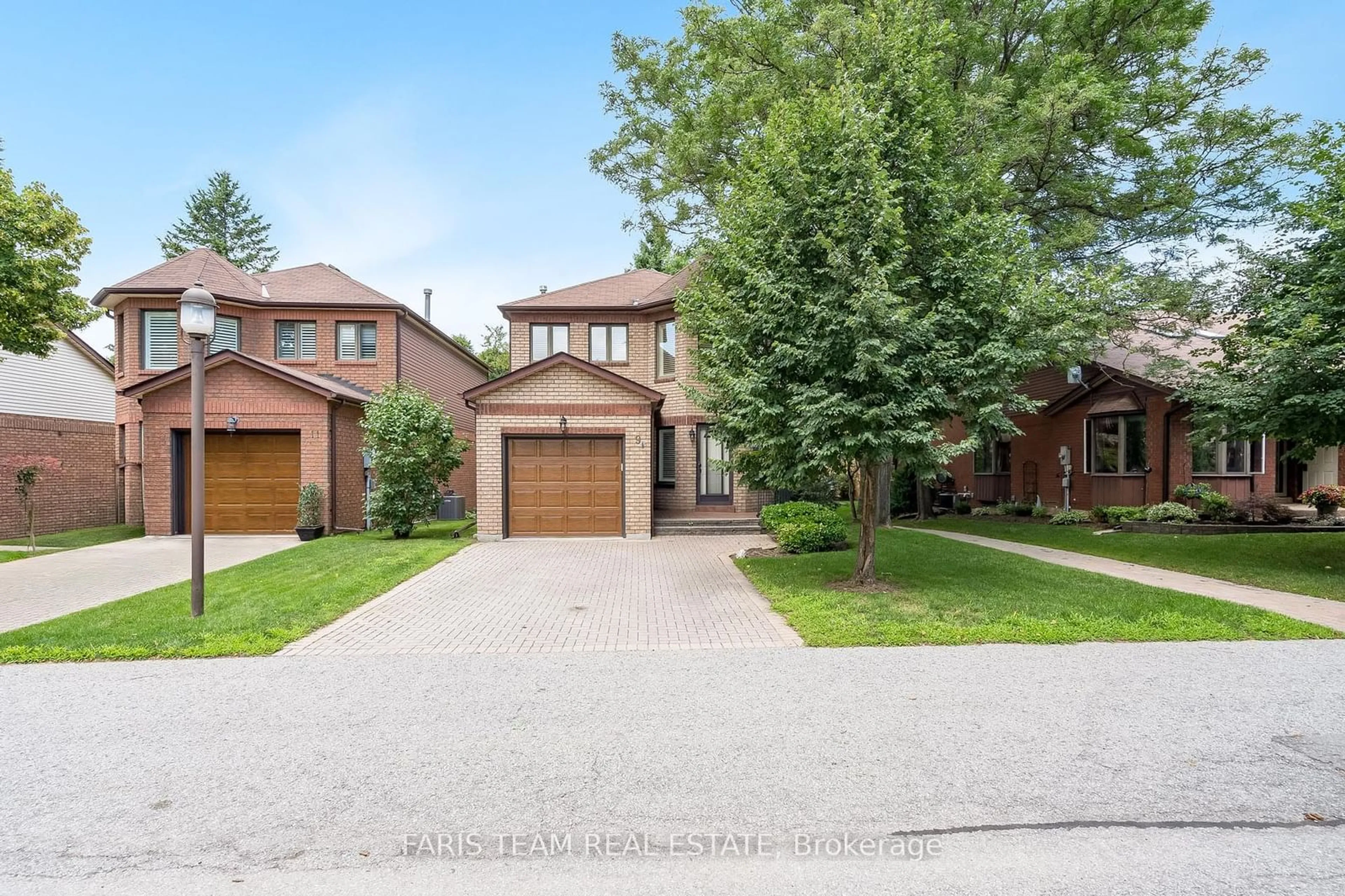 Frontside or backside of a home, the street view for 9 Briarwood Dr, New Tecumseth Ontario L9R 1S5