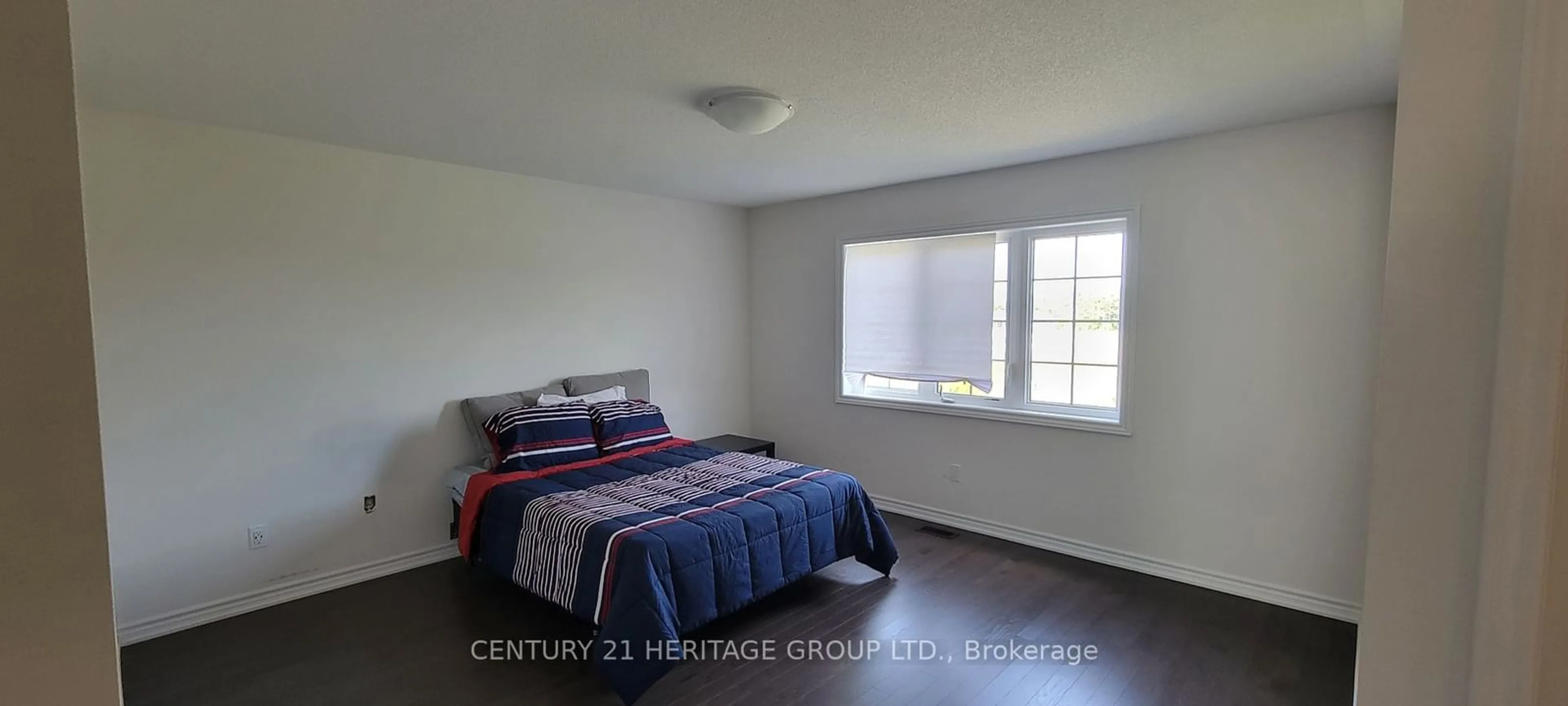 A pic of a room, wood floors for 246 Ferragine Cres, Bradford West Gwillimbury Ontario L3Z 2A6