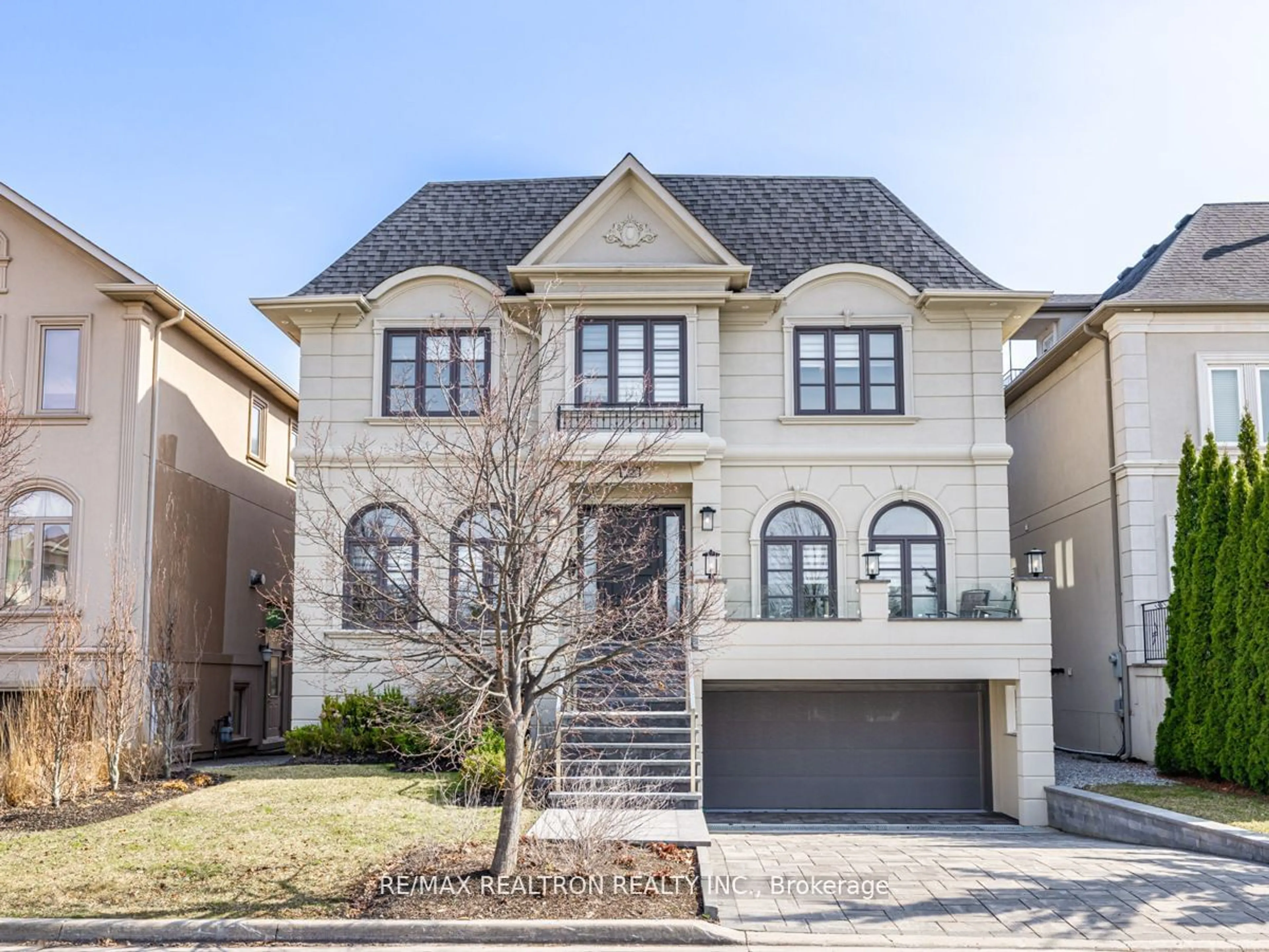 Frontside or backside of a home, the street view for 73 Pondview Rd, Vaughan Ontario L4J 8P6