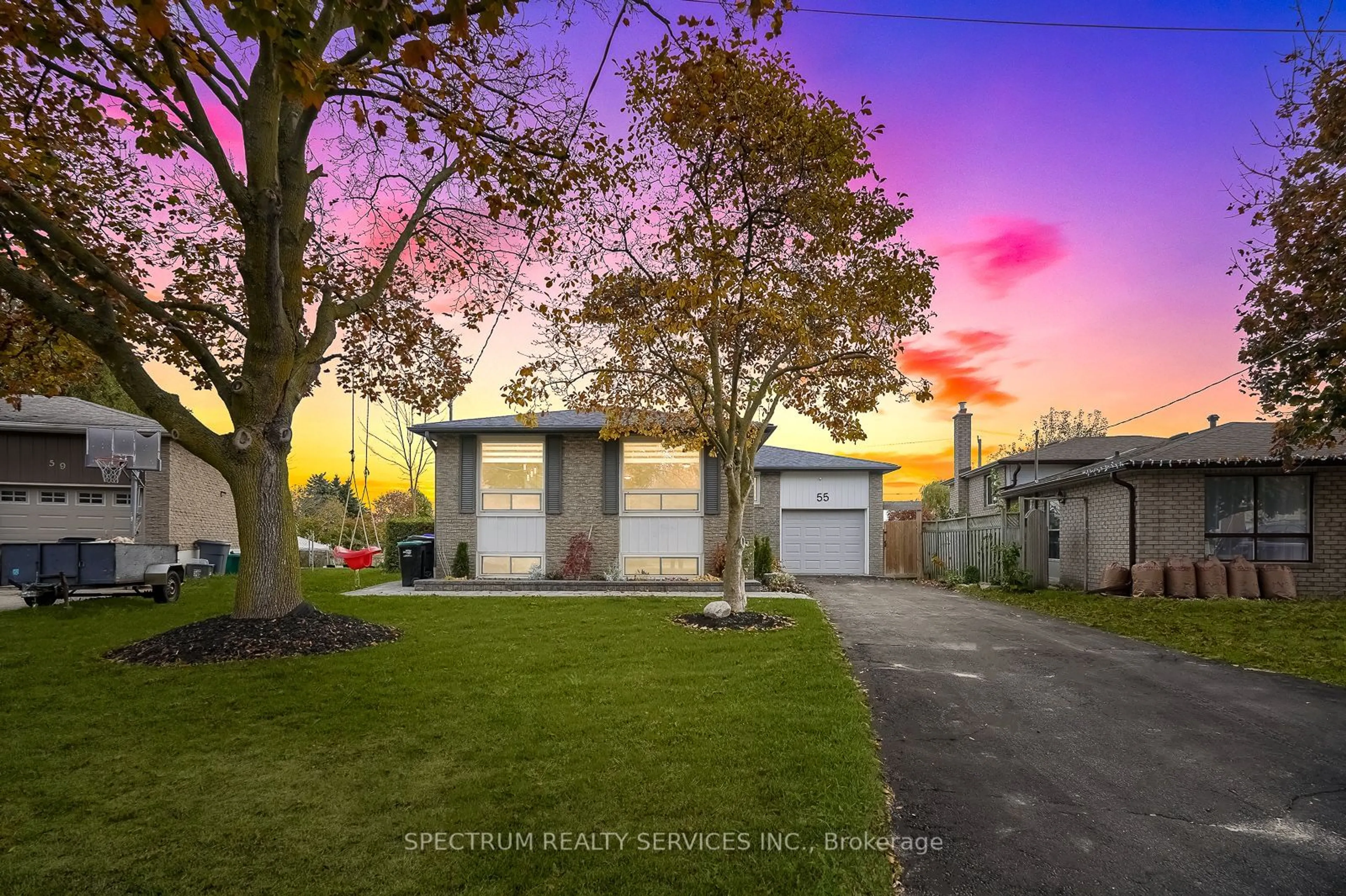 Frontside or backside of a home, the street view for 55 Townsend Ave, Bradford West Gwillimbury Ontario L3Z 1X9