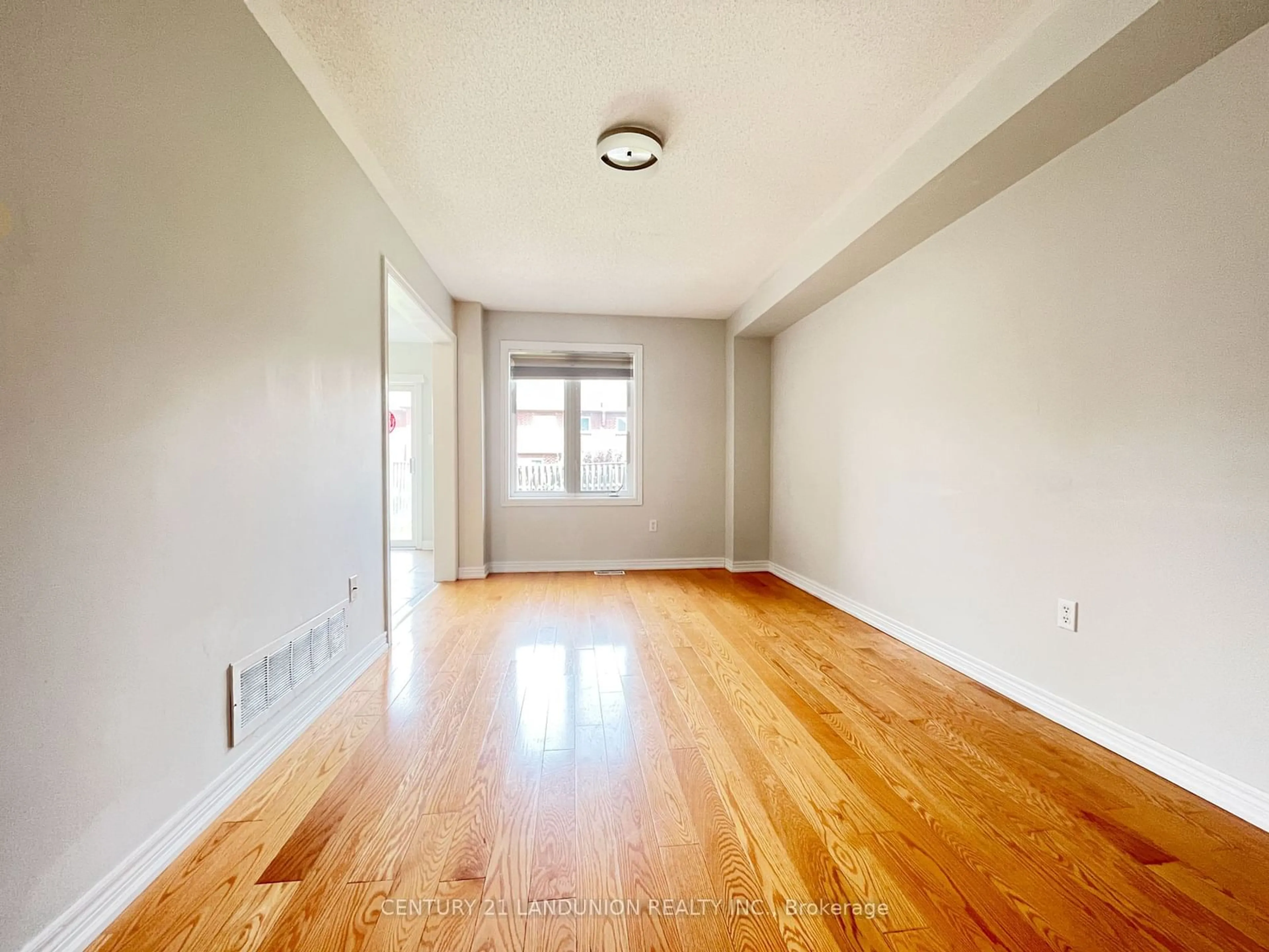 A pic of a room, wood floors for 62 Zio Carlo Dr, Markham Ontario L3R 5E1