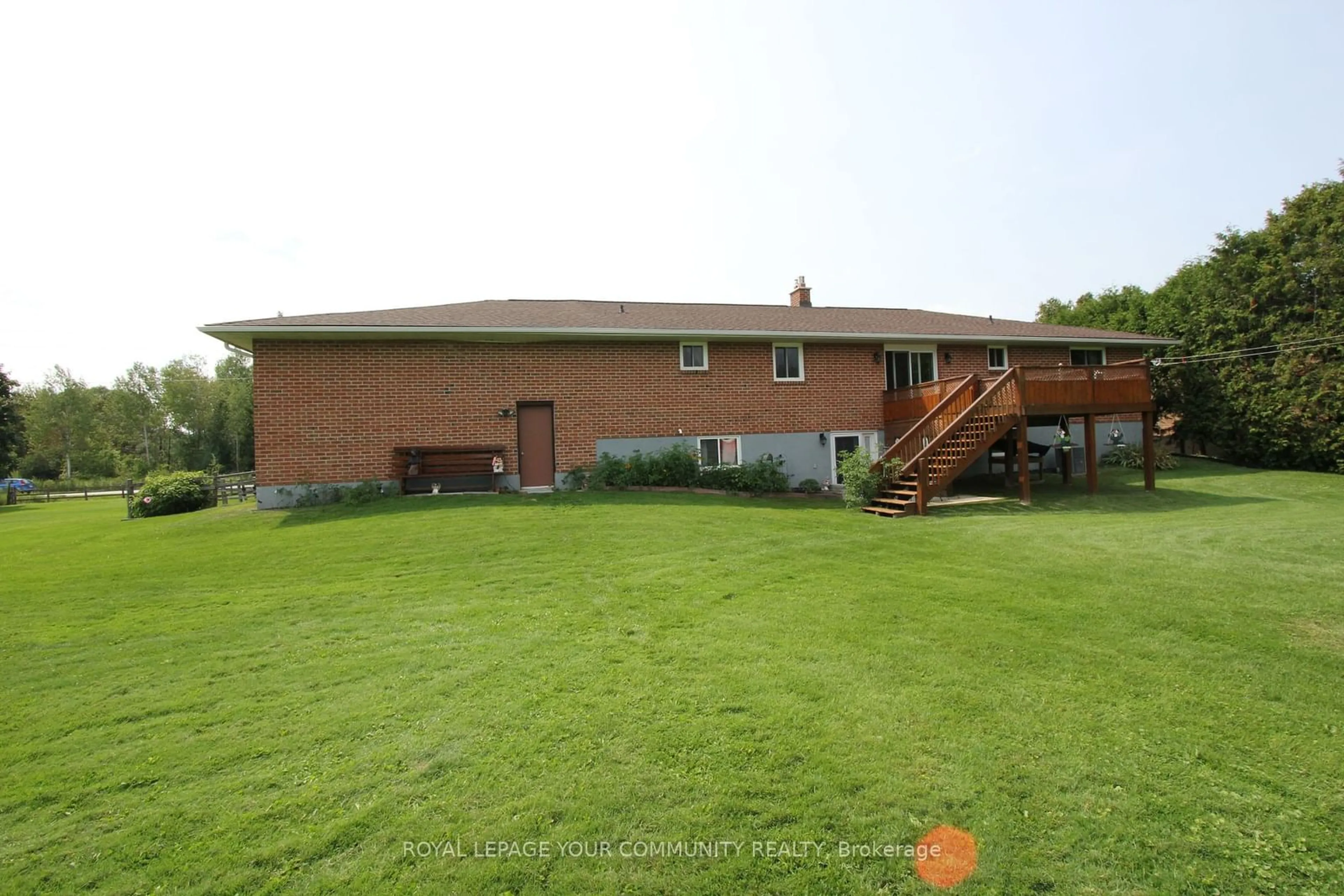 Frontside or backside of a home, the fenced backyard for 20161 Bathurst St, East Gwillimbury Ontario L9N 1N3