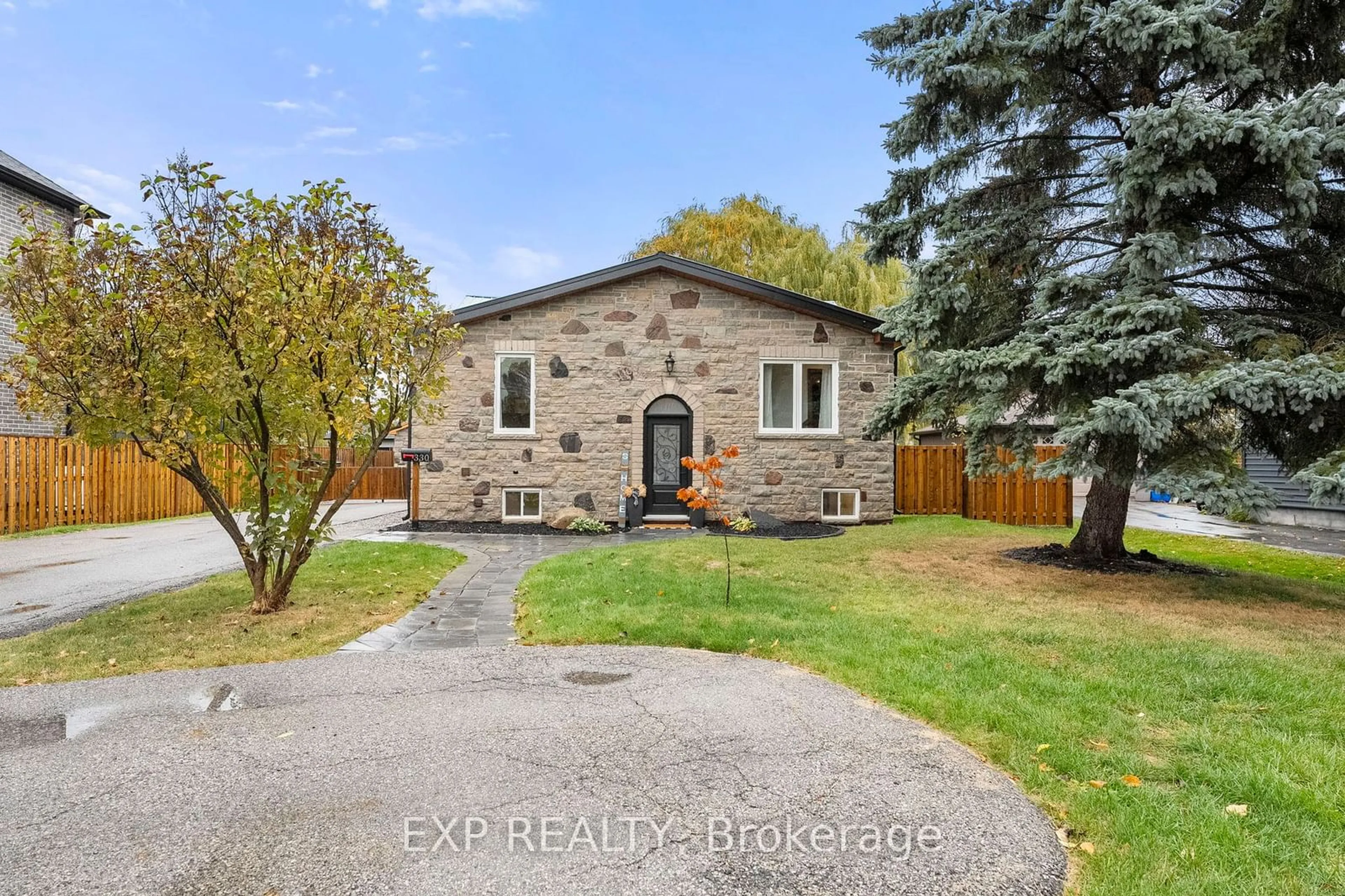 Frontside or backside of a home, cottage for 330 Irene Dr, Georgina Ontario L4P 3B1