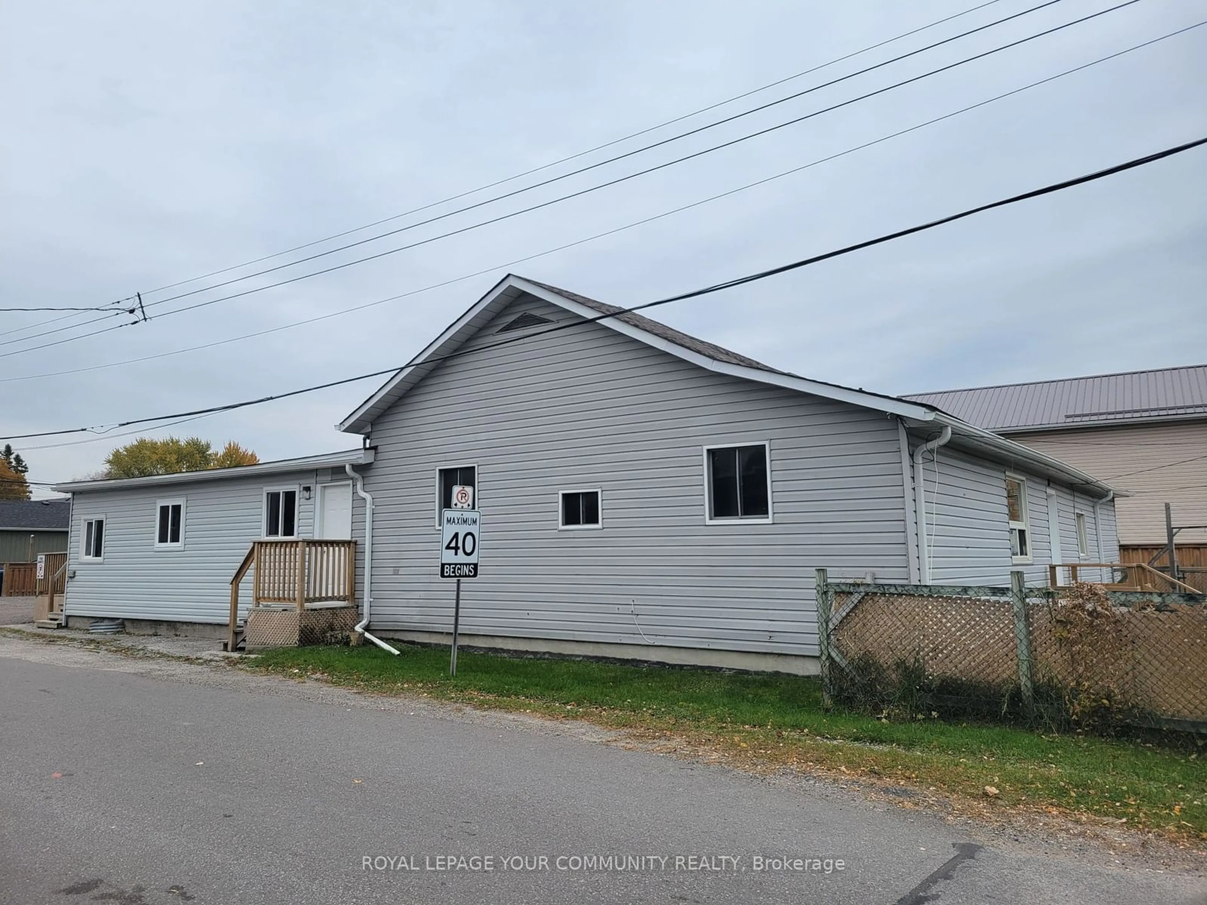 Frontside or backside of a home, the front or back of building for 83 High St, Georgina Ontario L0E 1R0