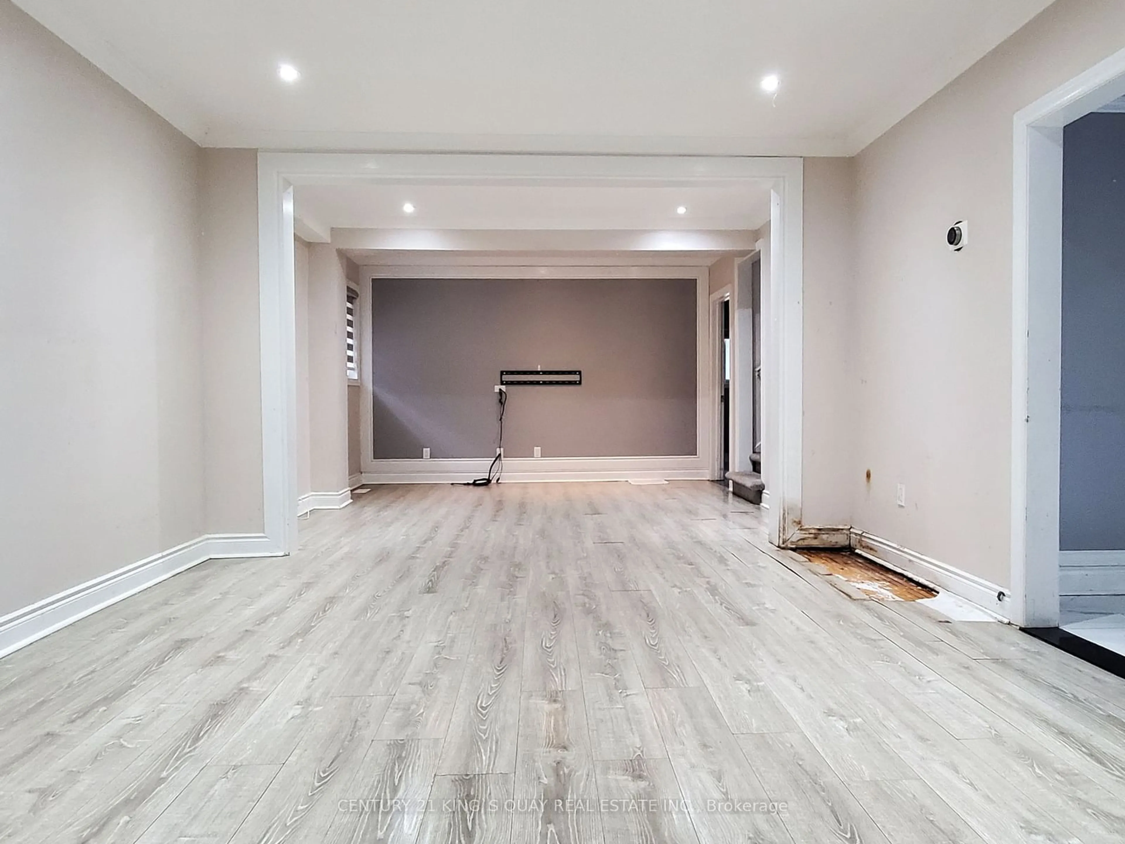 Indoor entryway, wood floors for 80 Main St, Markham Ontario L3R 2E7