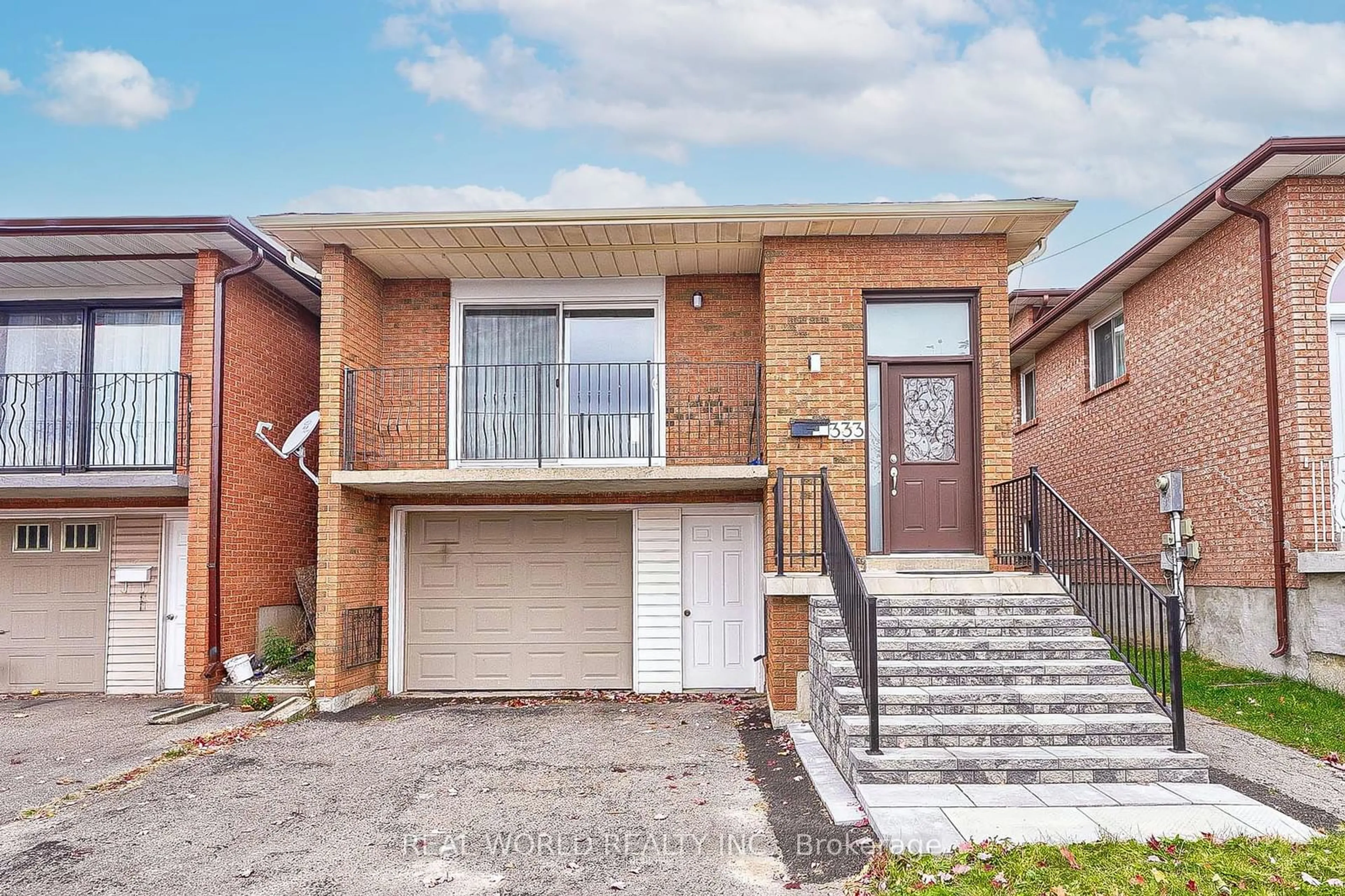 Home with brick exterior material for 333 Glen Shields Ave, Vaughan Ontario L4K 1T4