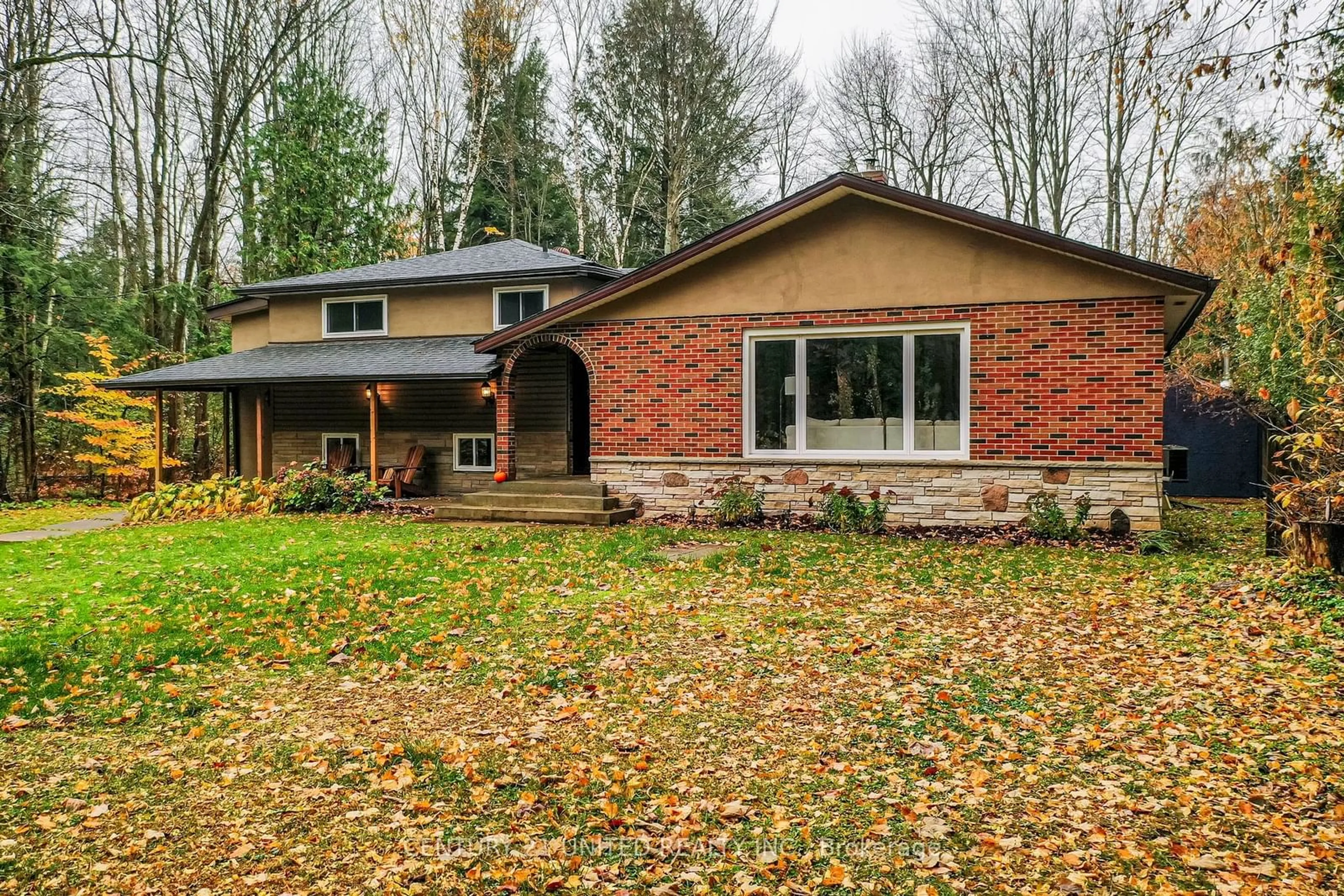 Frontside or backside of a home, cottage for 647C Ravenshoe Rd, Uxbridge Ontario L9P 1R2