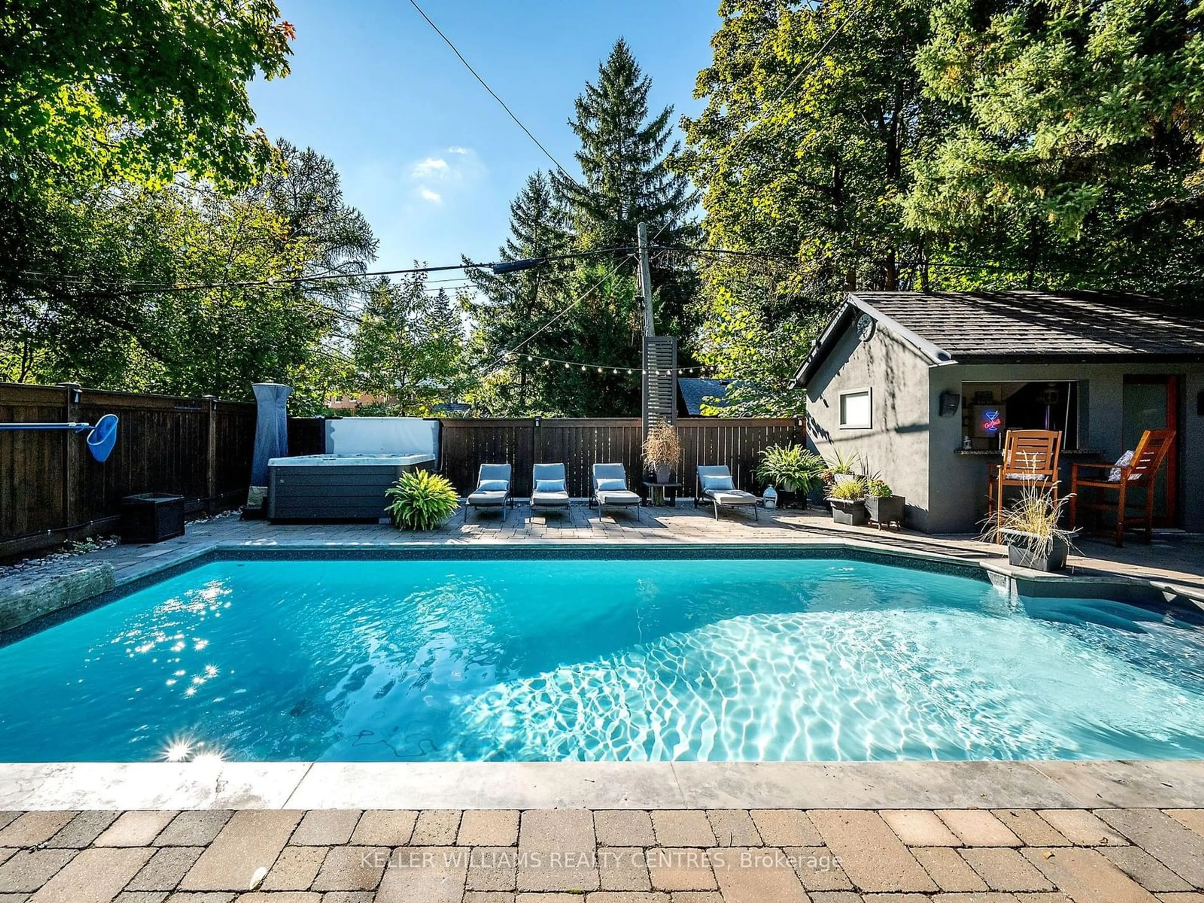 Indoor or outdoor pool for 4 Child Dr, Aurora Ontario L4G 1Y5