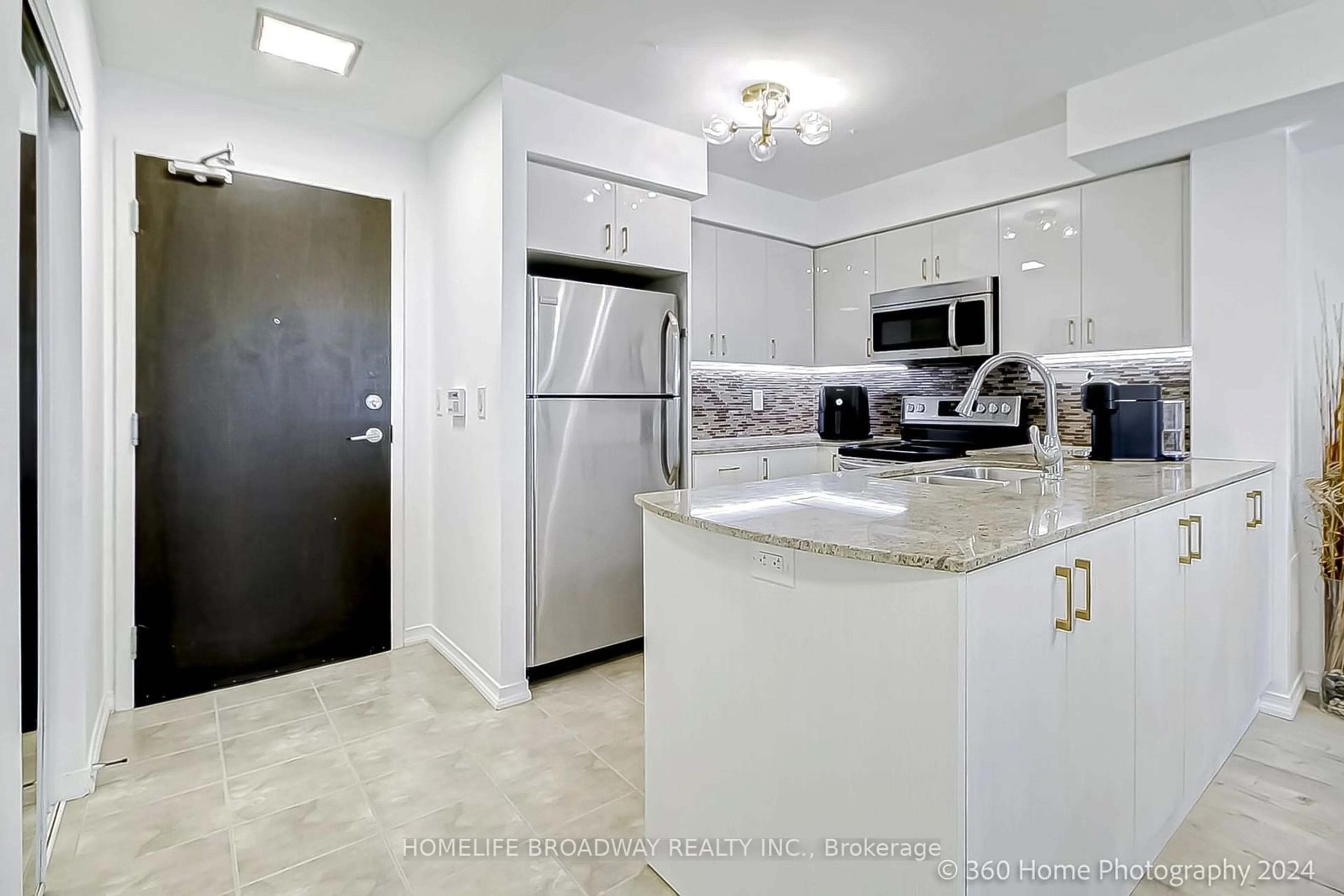 Standard kitchen, ceramic floors, cottage for 75 King William Cres #309, Richmond Hill Ontario L4B 0C1