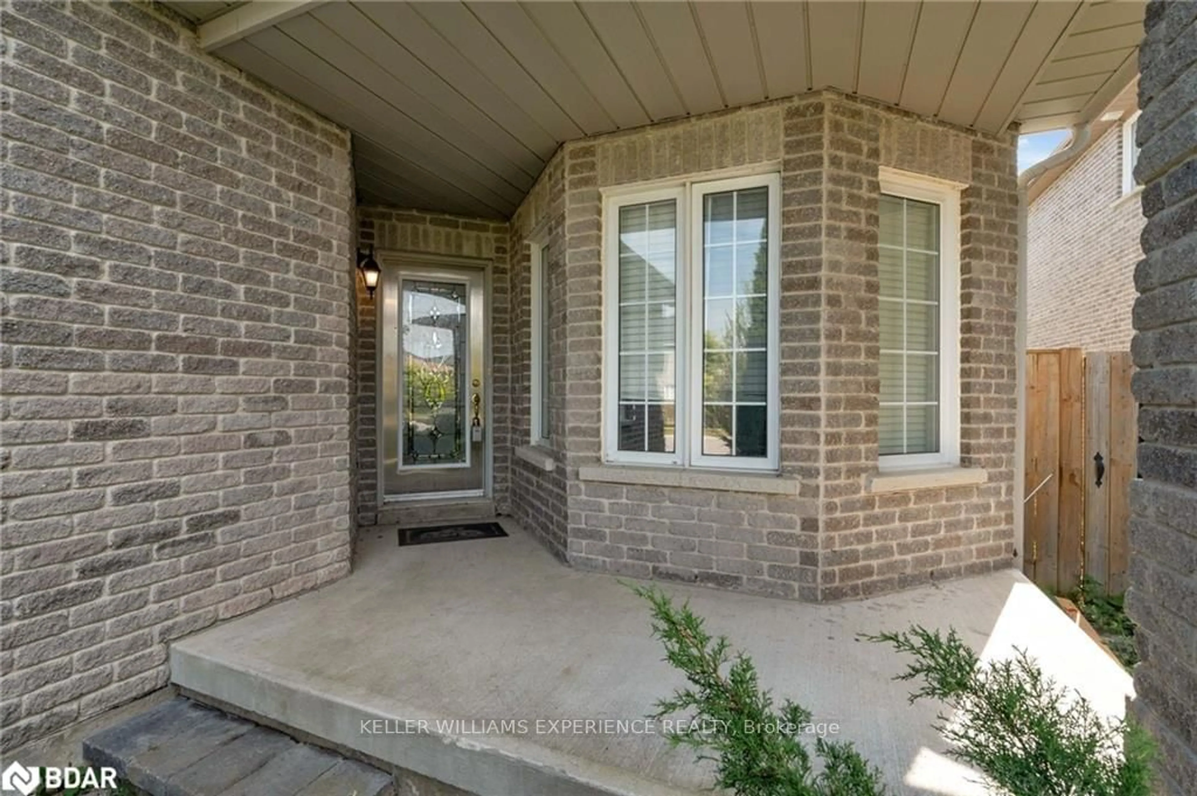 Home with brick exterior material for 1951 Swan St, Innisfil Ontario L9S 0B4