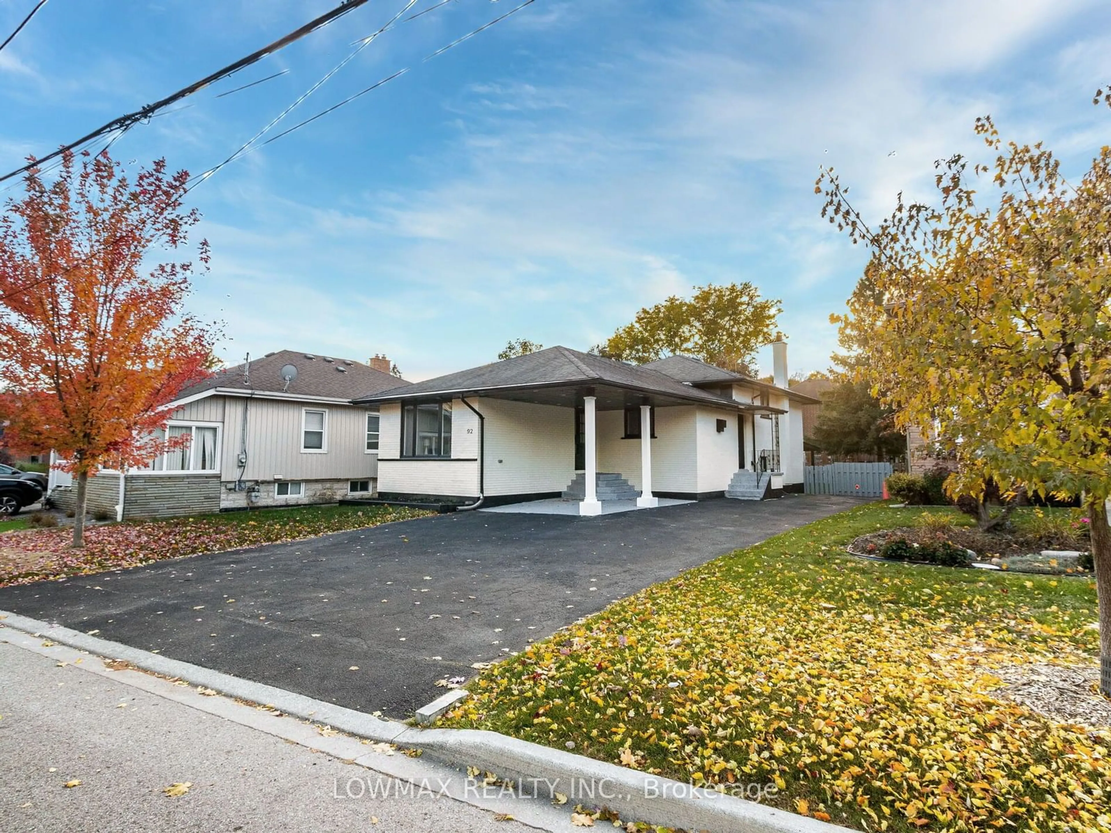 Frontside or backside of a home, the street view for 92 Clarence St, Vaughan Ontario L4L 1L3