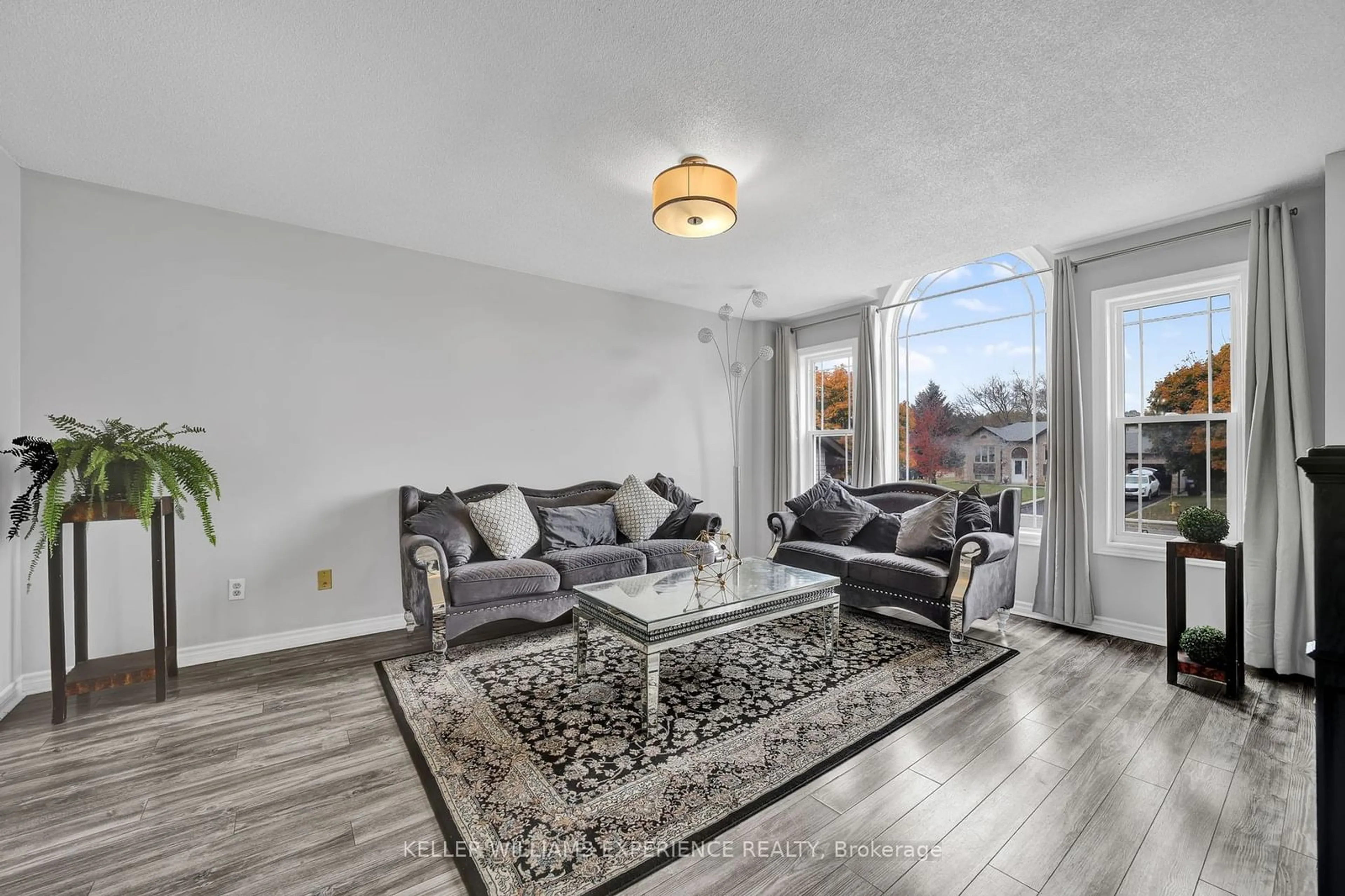 Living room, wood floors for 4 Berkar St, Essa Ontario L3W 0K1