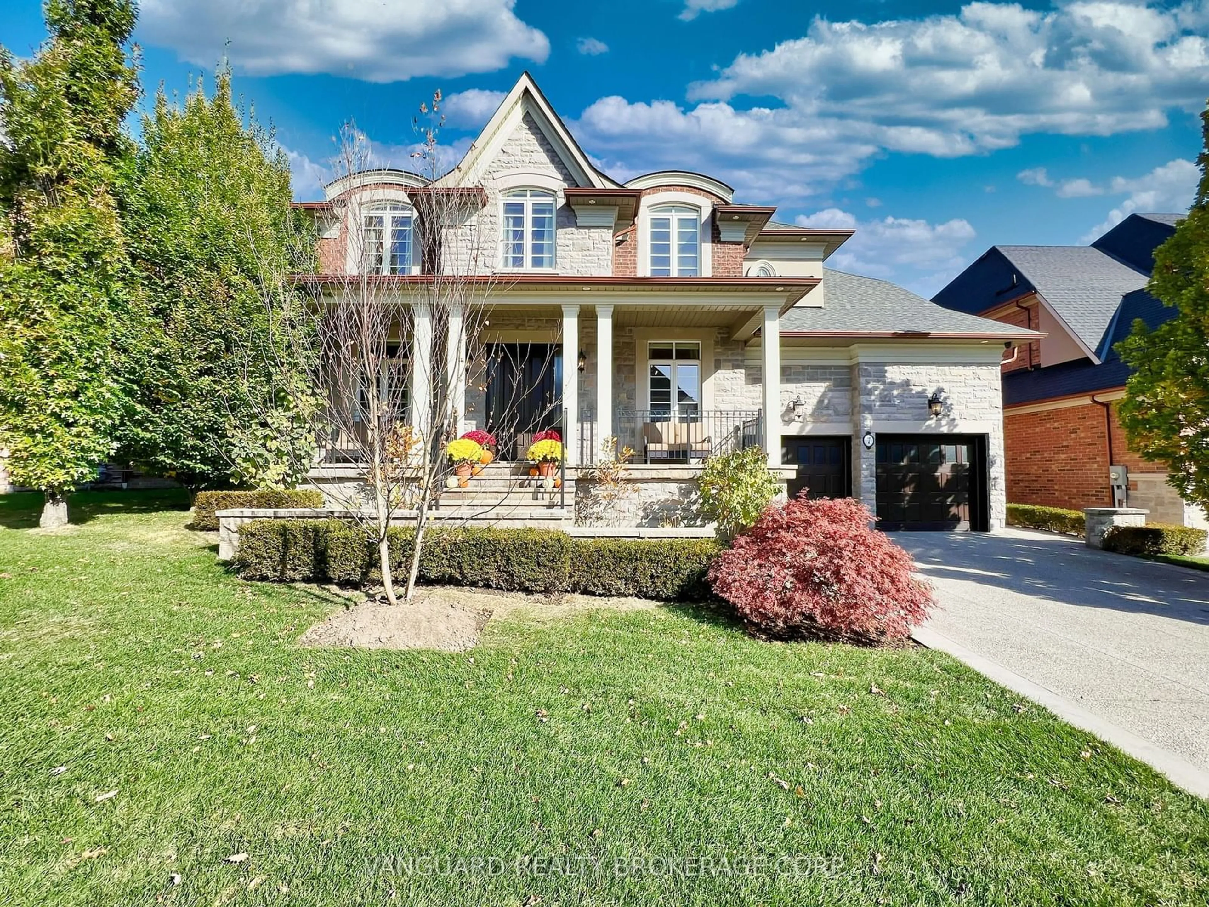 Frontside or backside of a home, the street view for 7 Cape George Tr, King Ontario L7B 0A2