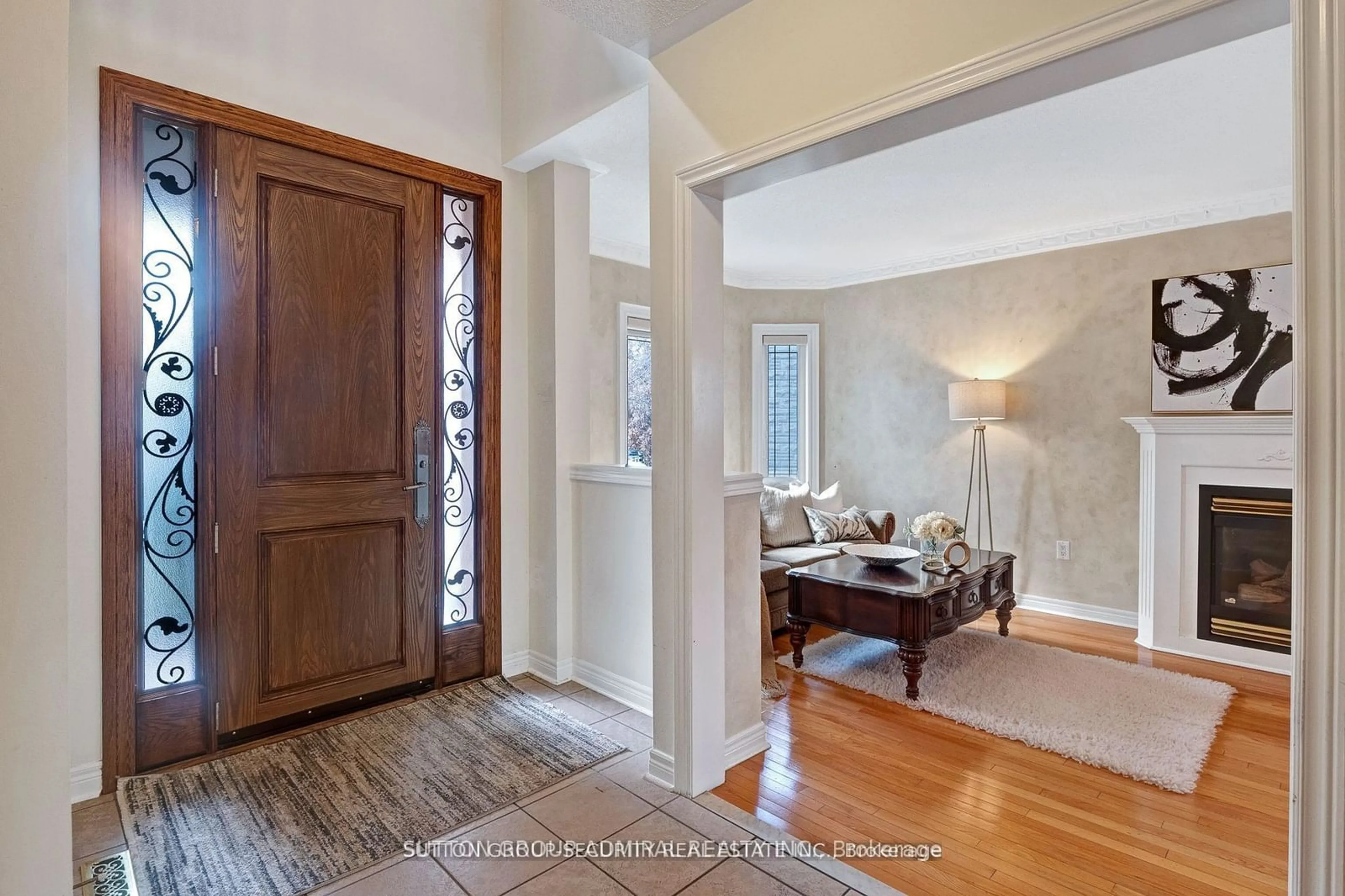 Indoor entryway, wood floors for 88 Klamath Crt, Vaughan Ontario L6A 2L7