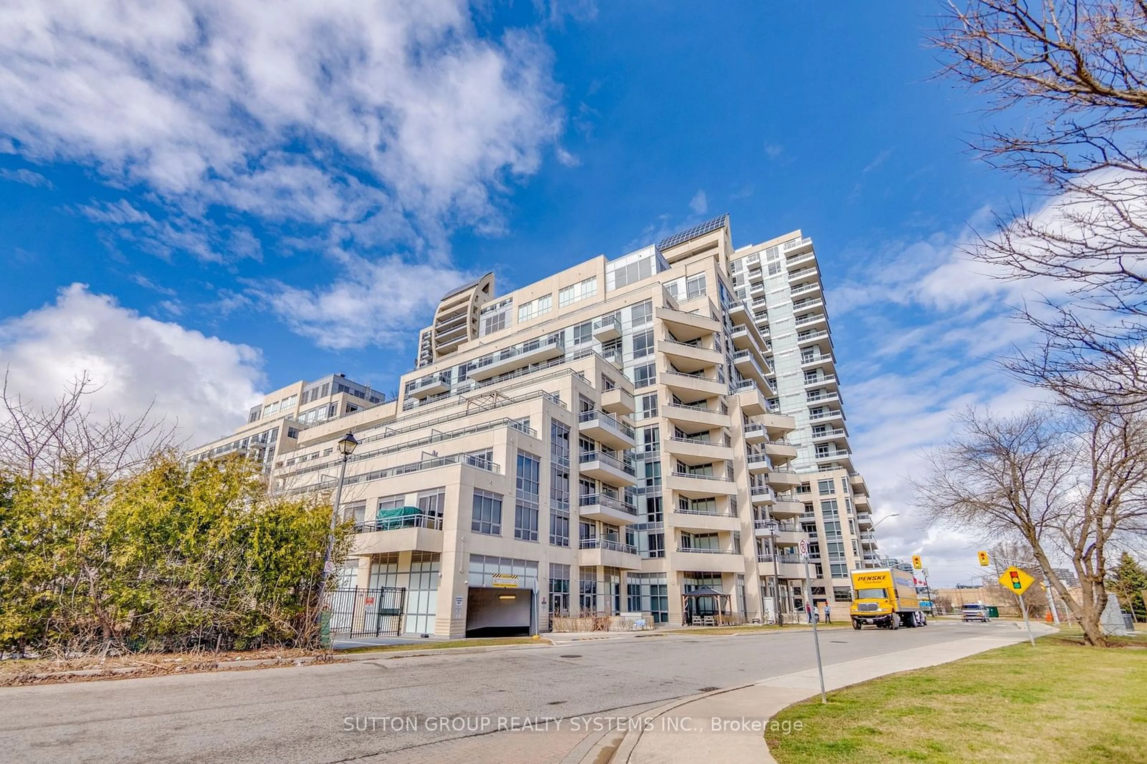 A pic from exterior of the house or condo, the street view for 9191 Yonge St #Sw-105, Richmond Hill Ontario L4C 1H7