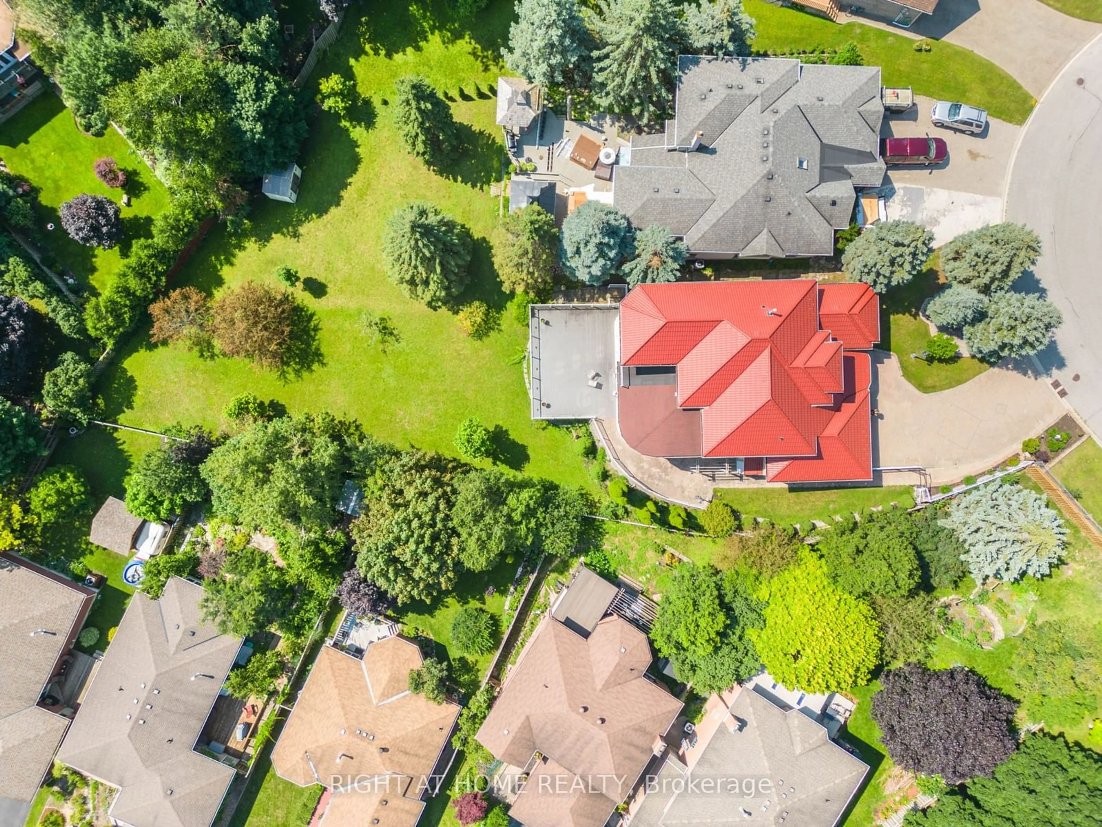 Frontside or backside of a home, the street view for 11 Thackeray Cres, Barrie Ontario L4N 6J6