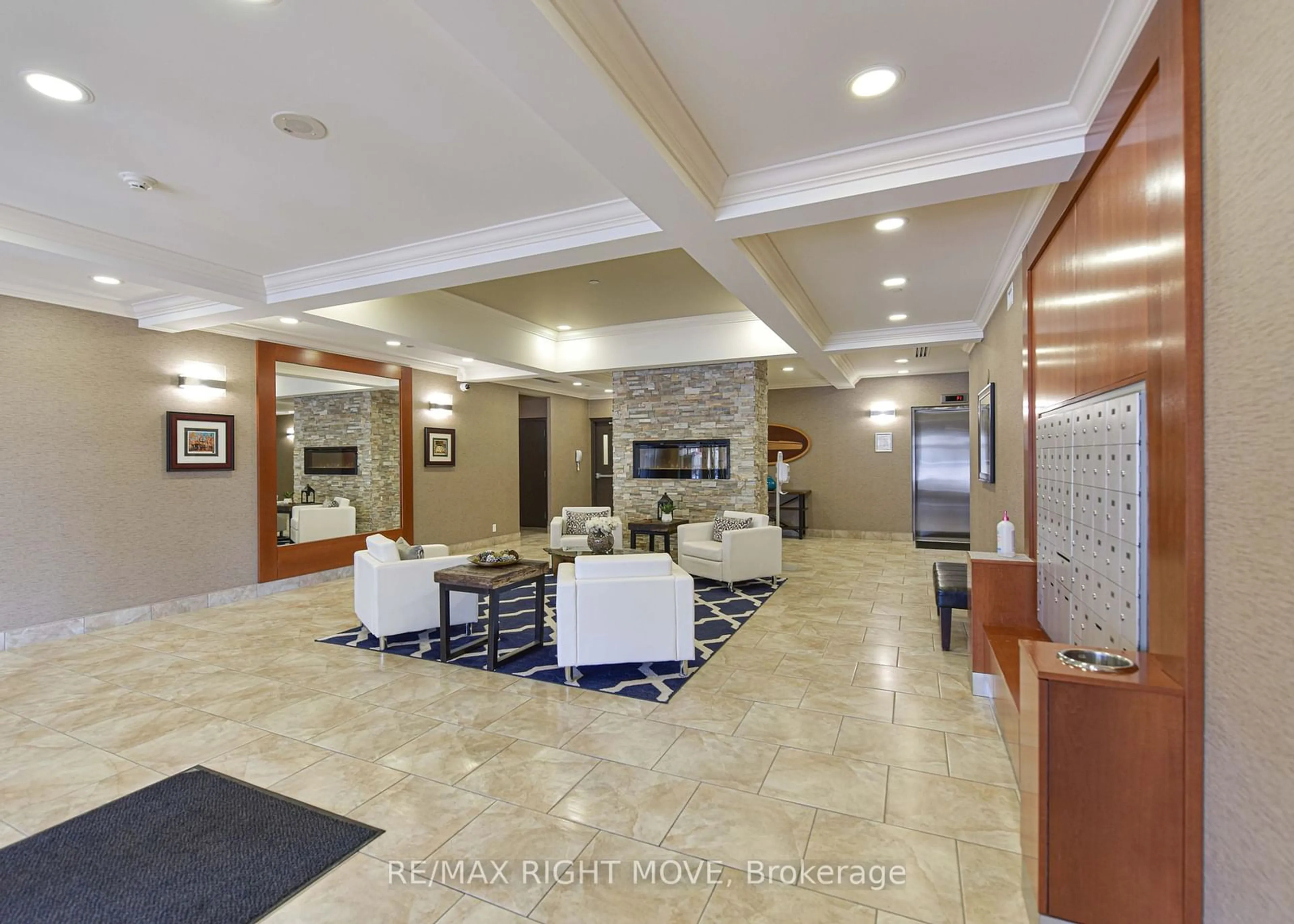 Indoor lobby, ceramic floors for 80 Orchard Point Rd #605, Orillia Ontario L3V 1C6