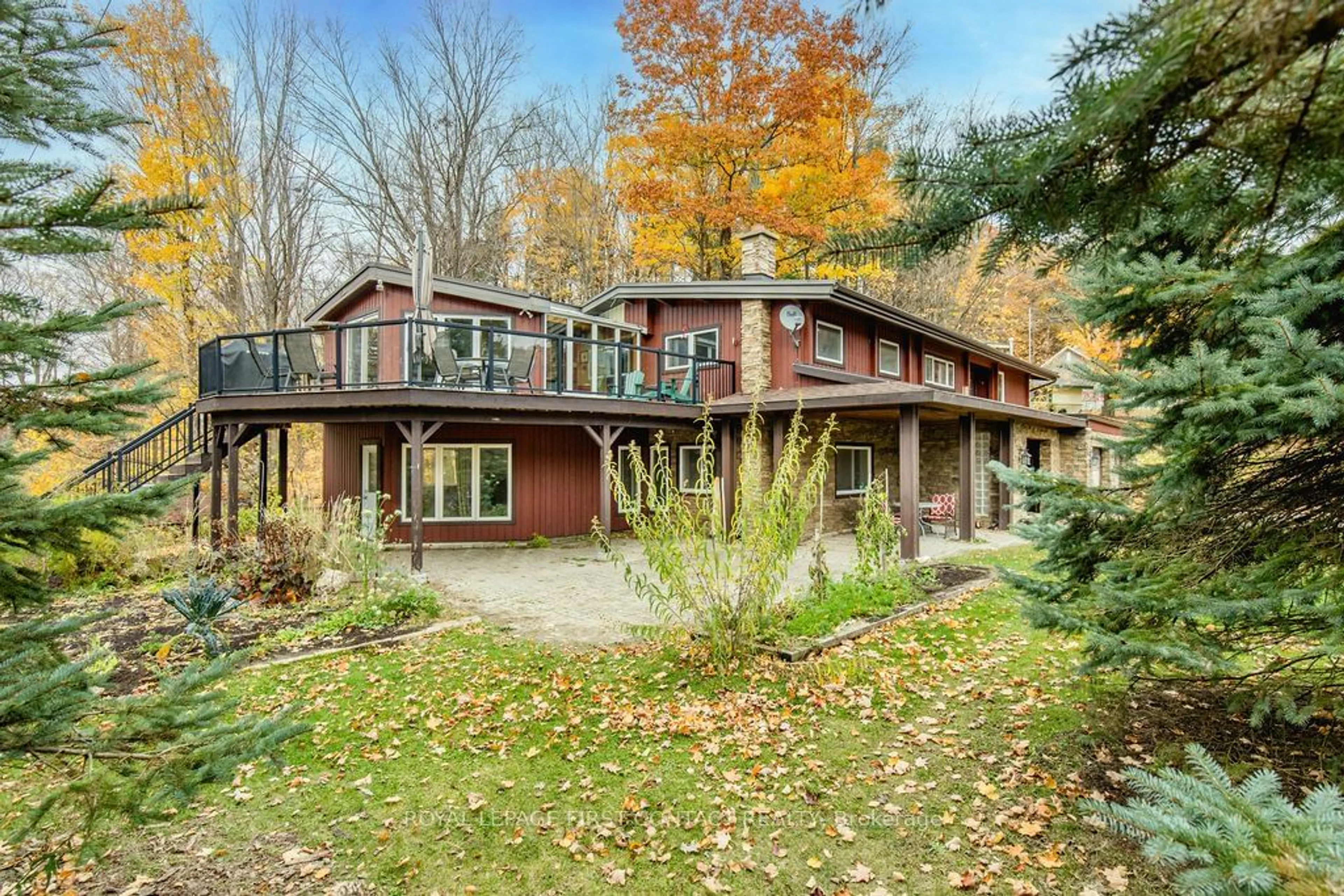 Frontside or backside of a home, cottage for 12 Birch Grove Dr, Oro-Medonte Ontario L4M 4Y8