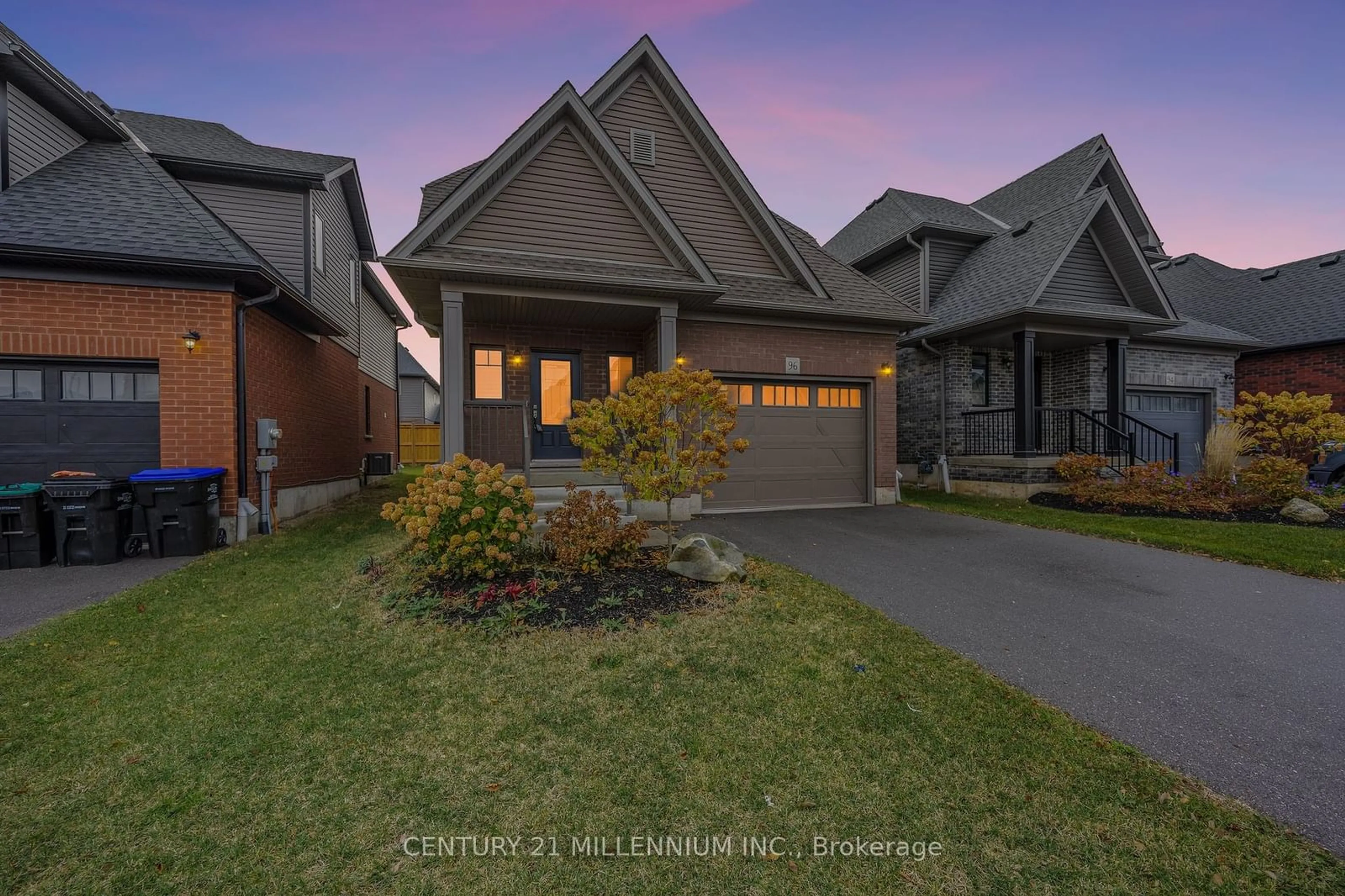 Frontside or backside of a home, cottage for 96 Mclean Ave, Collingwood Ontario L9Y 4B6