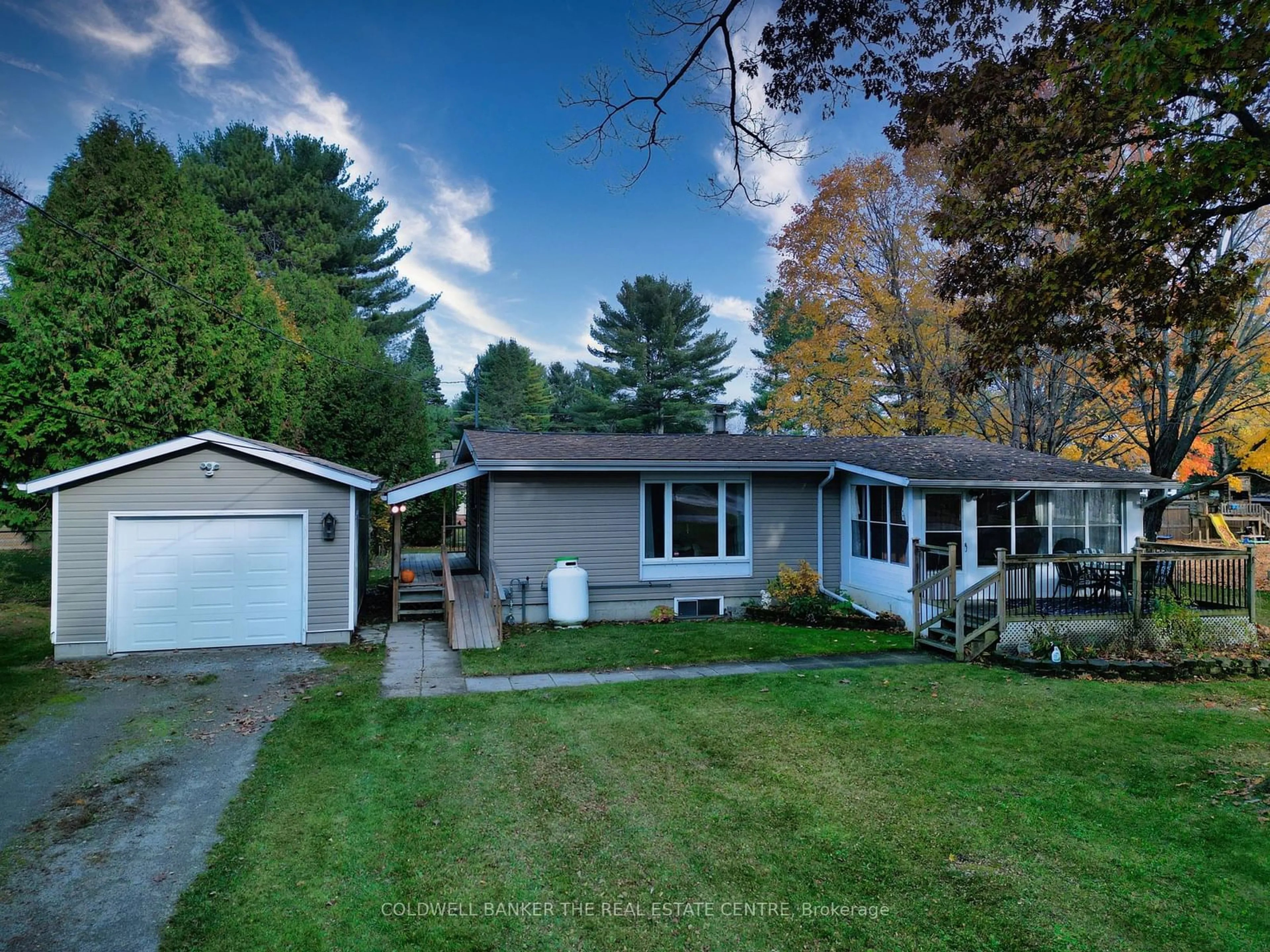 Frontside or backside of a home, cottage for 3301 Turnbull Dr, Severn Ontario L3V 6H3