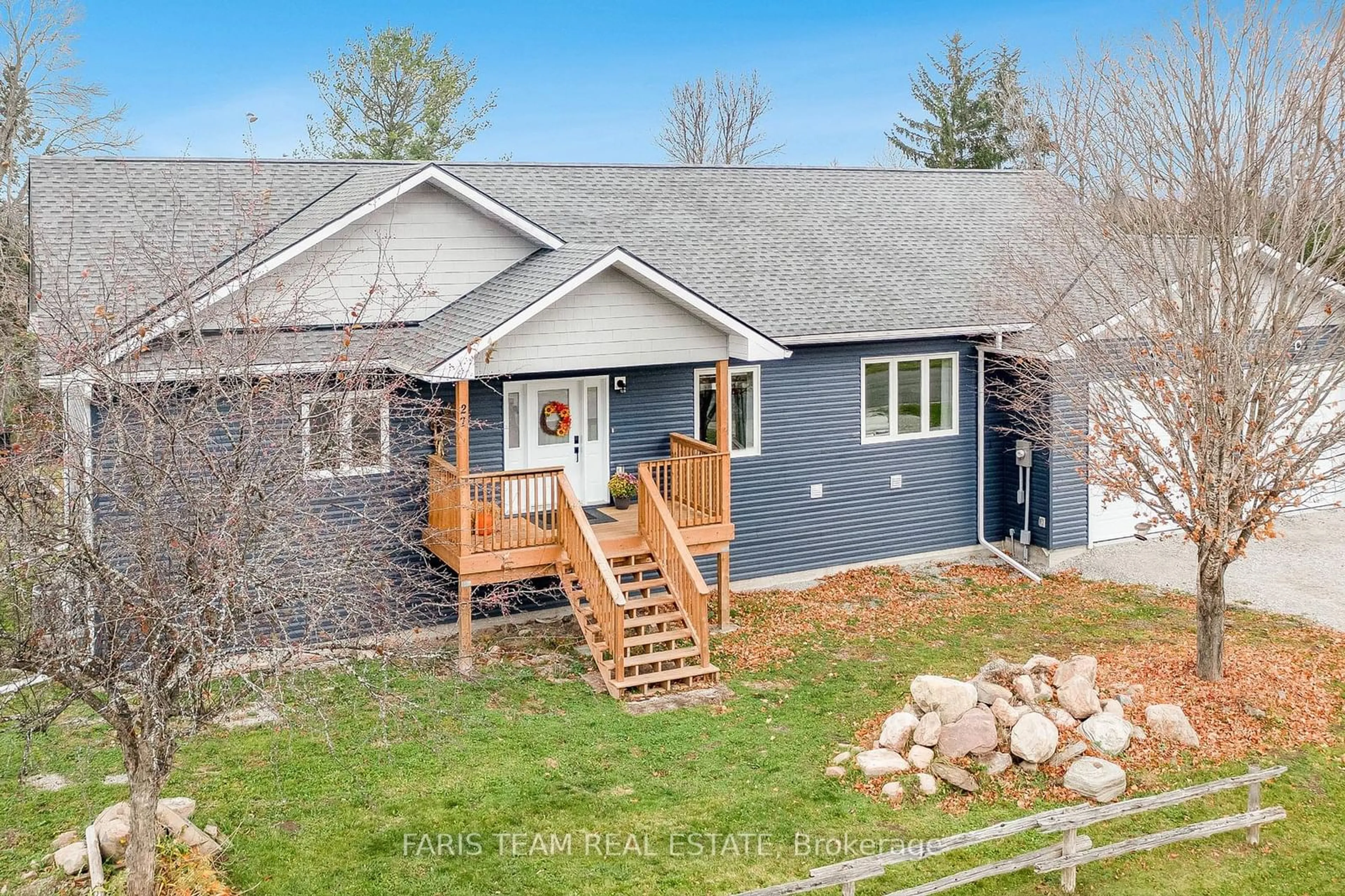 Frontside or backside of a home, cottage for 27 Leisure Crt, Severn Ontario L0K 1E0