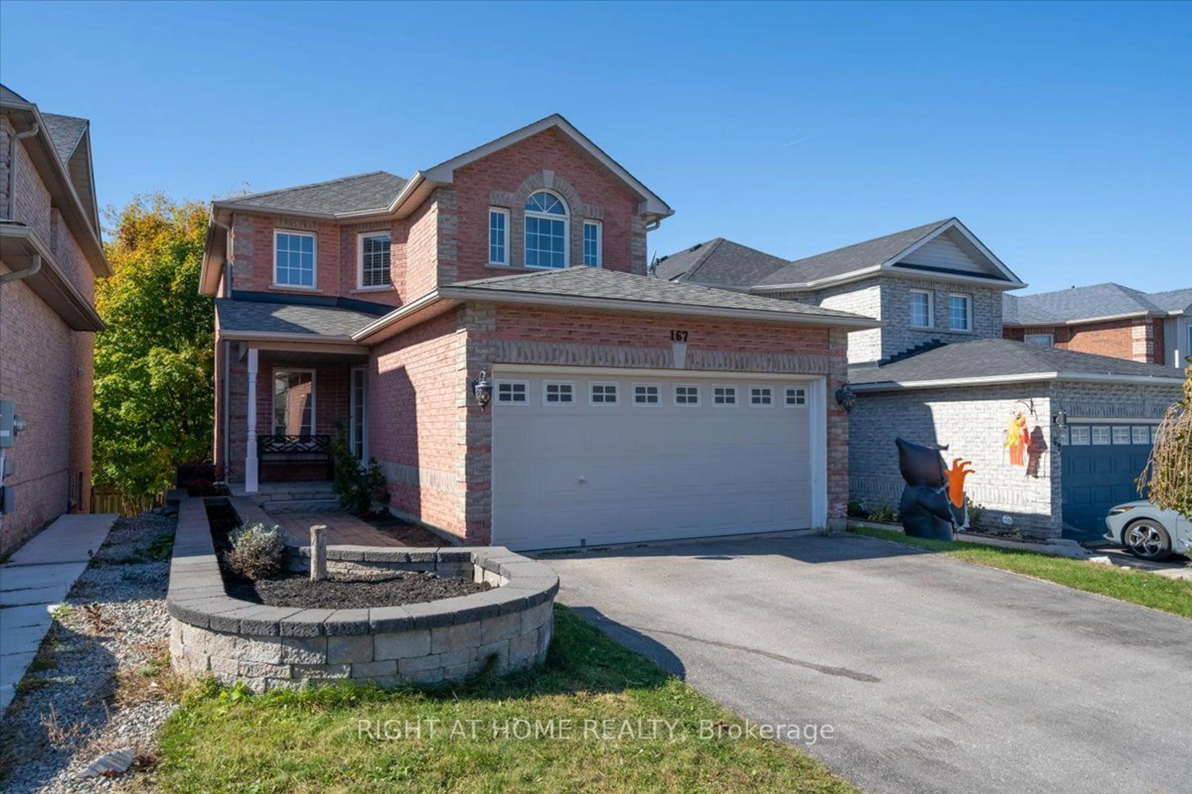 Frontside or backside of a home, the street view for 167 Cunningham Dr, Barrie Ontario L4N 5R3