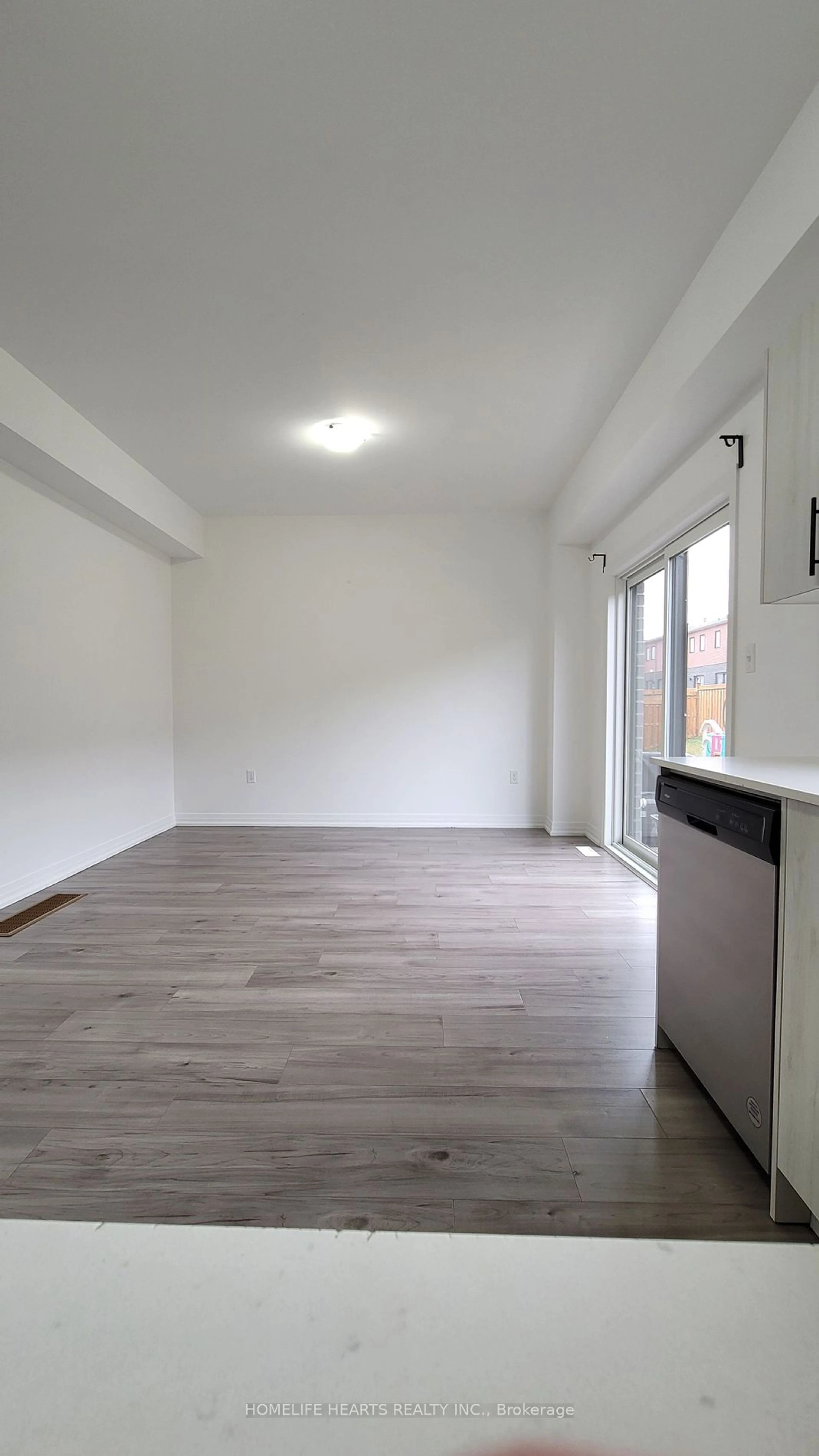 A pic of a room, not visible floor for 79 Gateland Dr, Barrie Ontario L4N 6K7