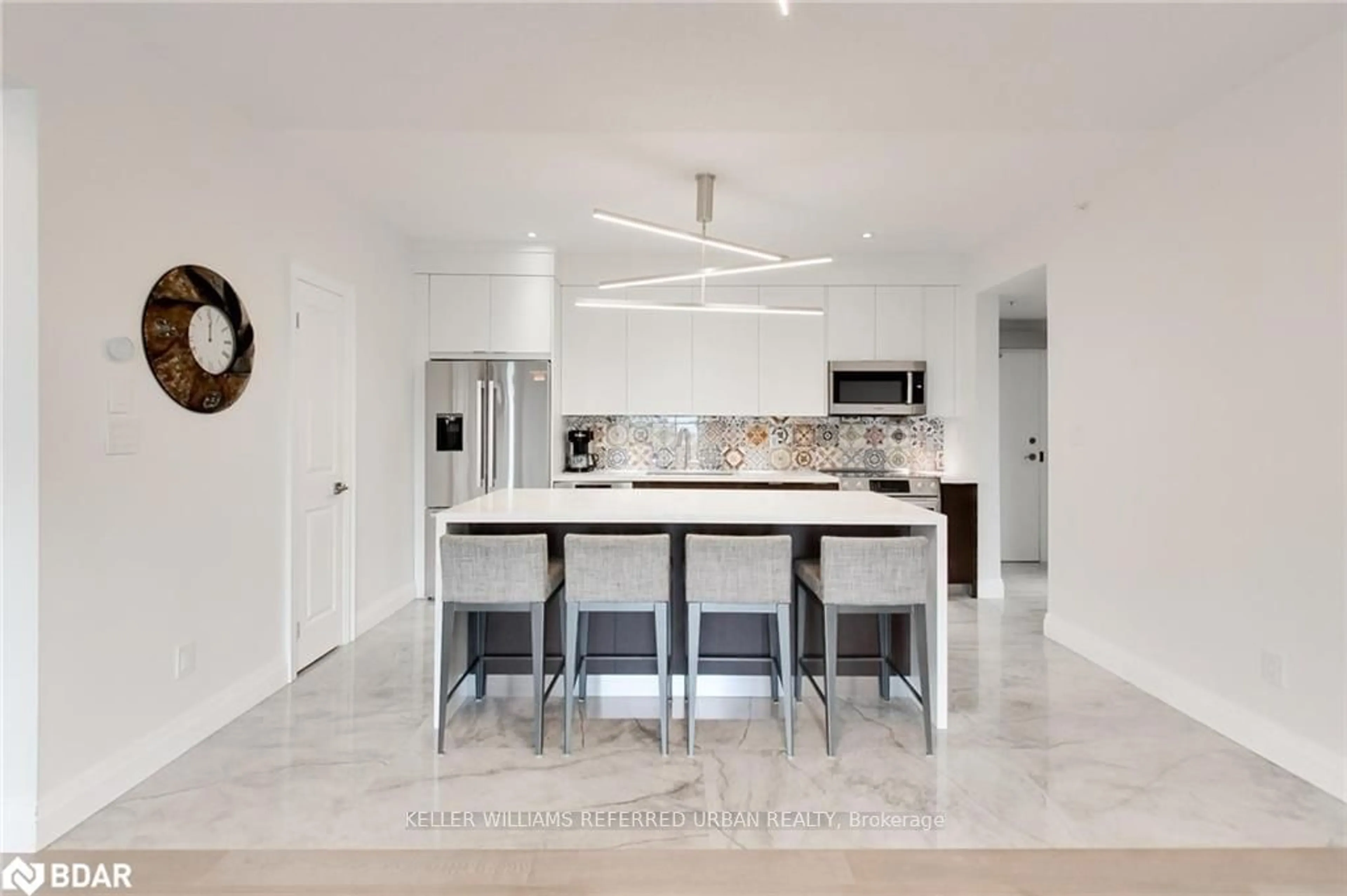 Contemporary kitchen, ceramic floors for 295 Cundles Rd #309, Barrie Ontario L4M 0K8