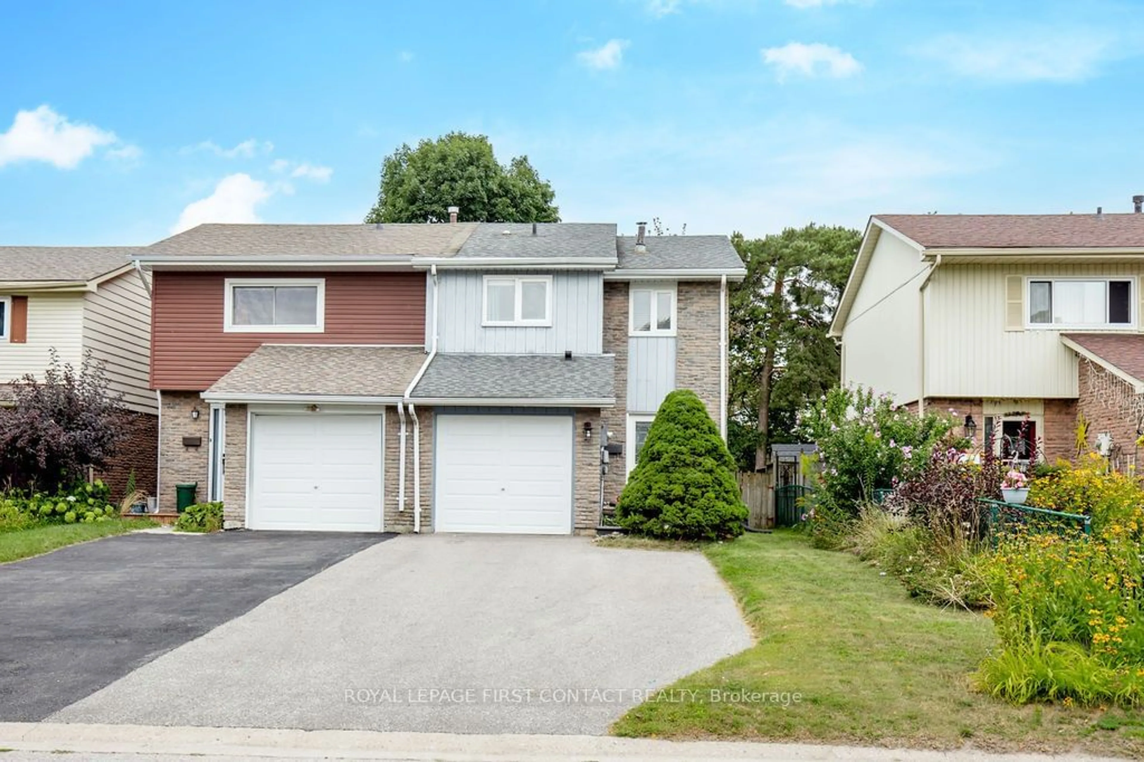 A pic from exterior of the house or condo, the street view for 18 Christie Cres, Barrie Ontario L4N 4W8