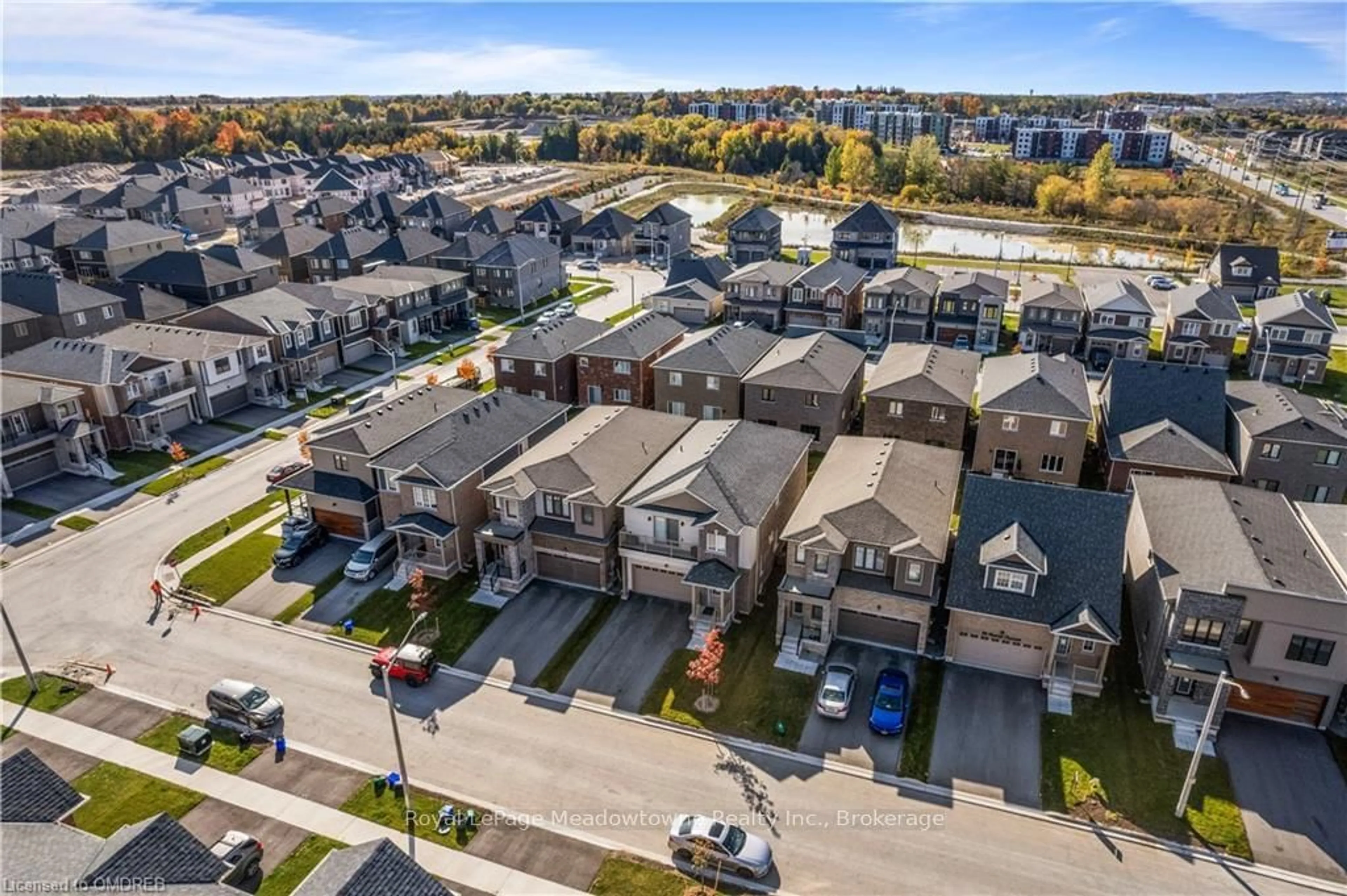 A pic from exterior of the house or condo, the street view for 60 HARVEST Cres, Barrie Ontario L9J 0T3