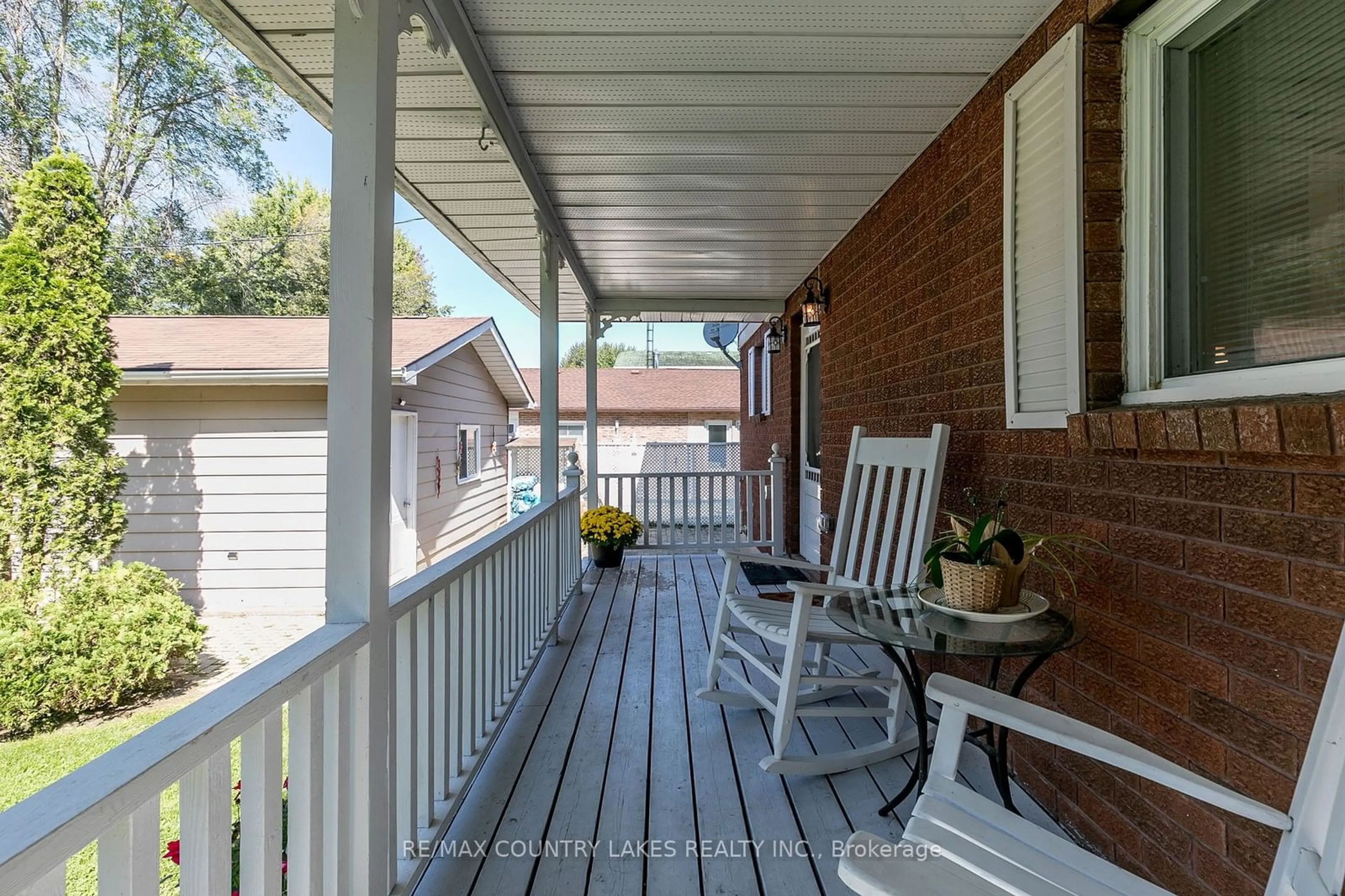 Patio, cottage for 47 Lake Ave, Ramara Ontario L0K 1B0