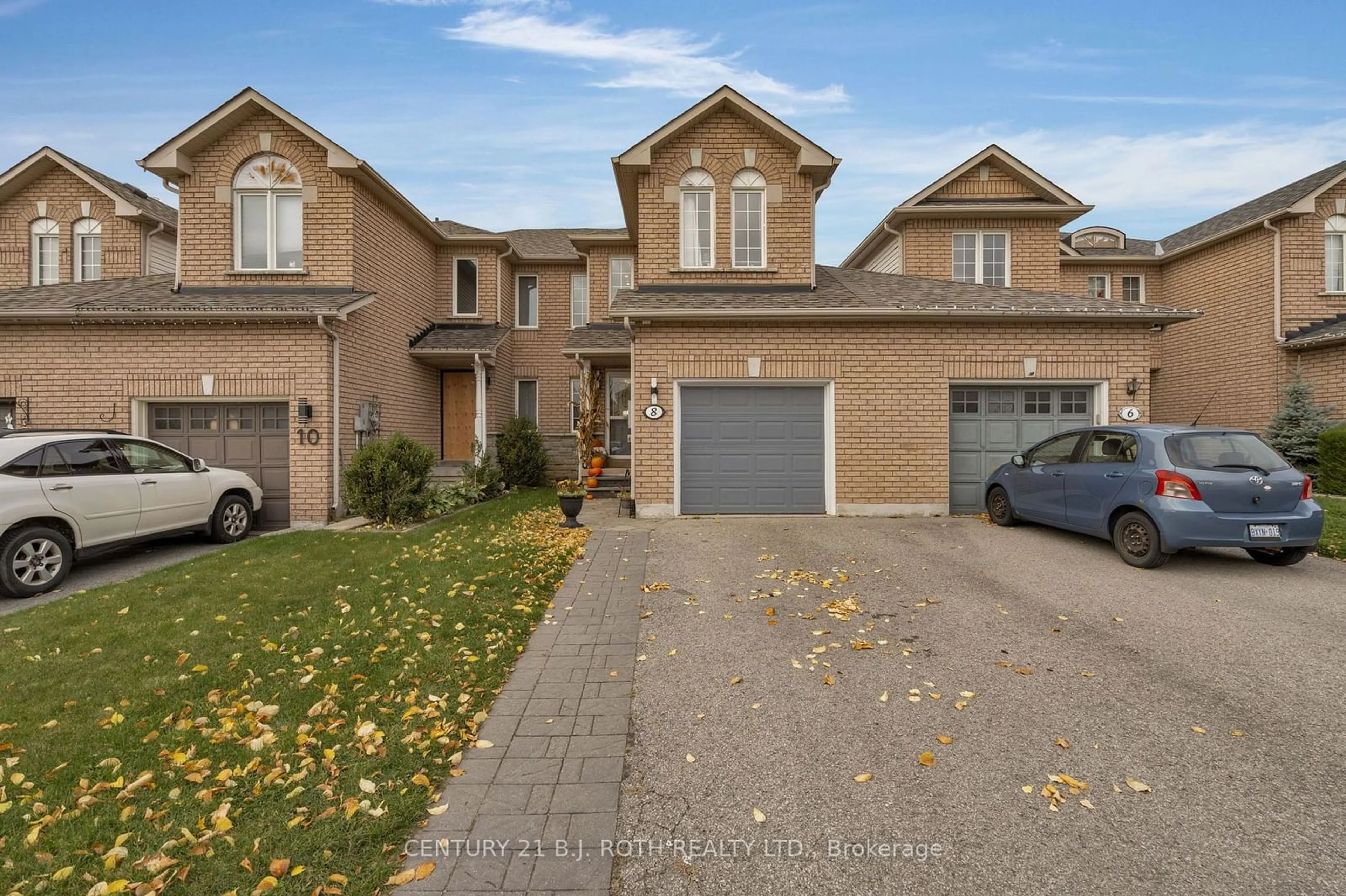 A pic from exterior of the house or condo, the street view for 8 Ridwell St, Barrie Ontario L4N 0X2