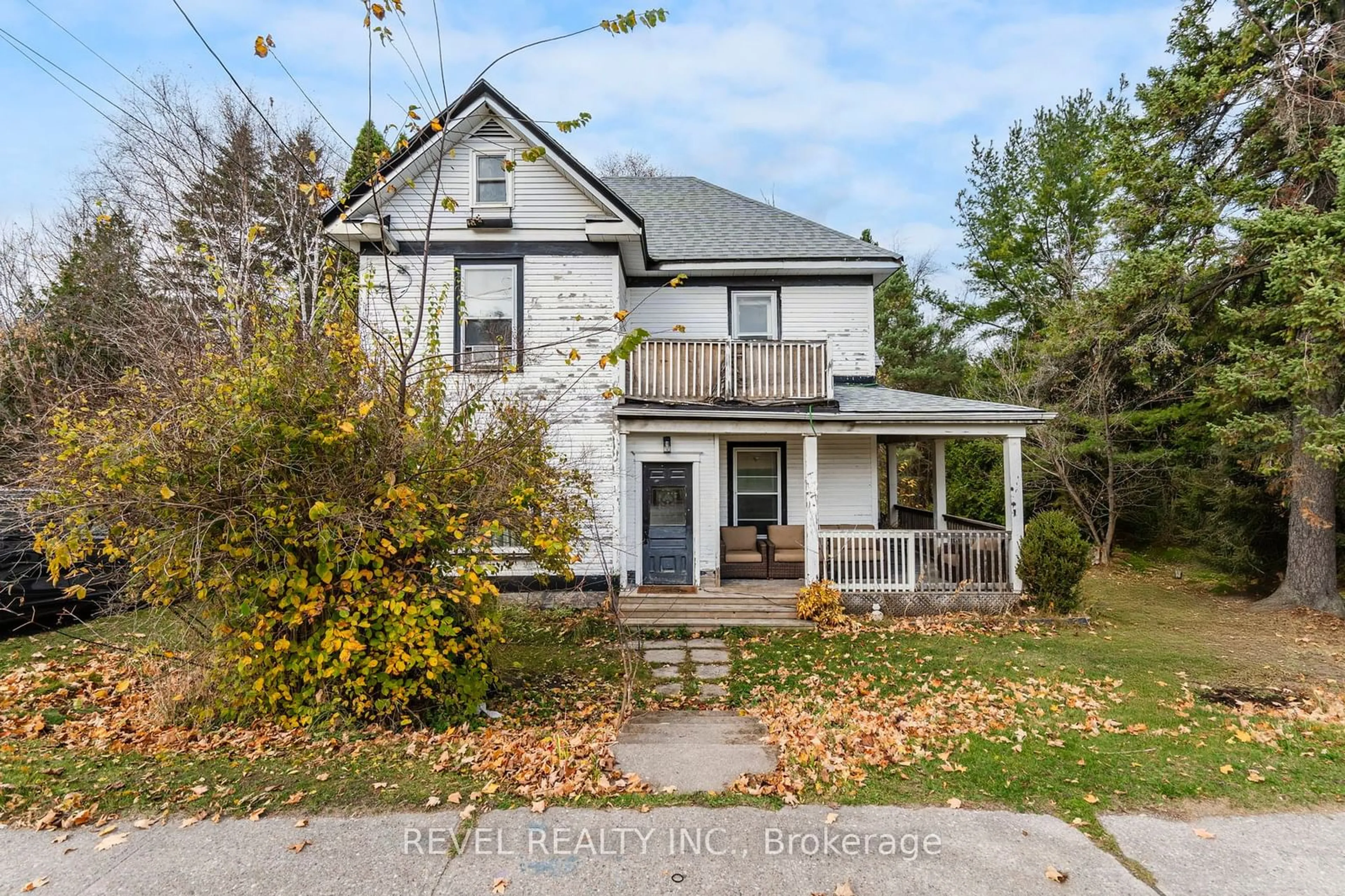 Frontside or backside of a home, cottage for 38 Richard St, Tay Ontario L0K 2A0