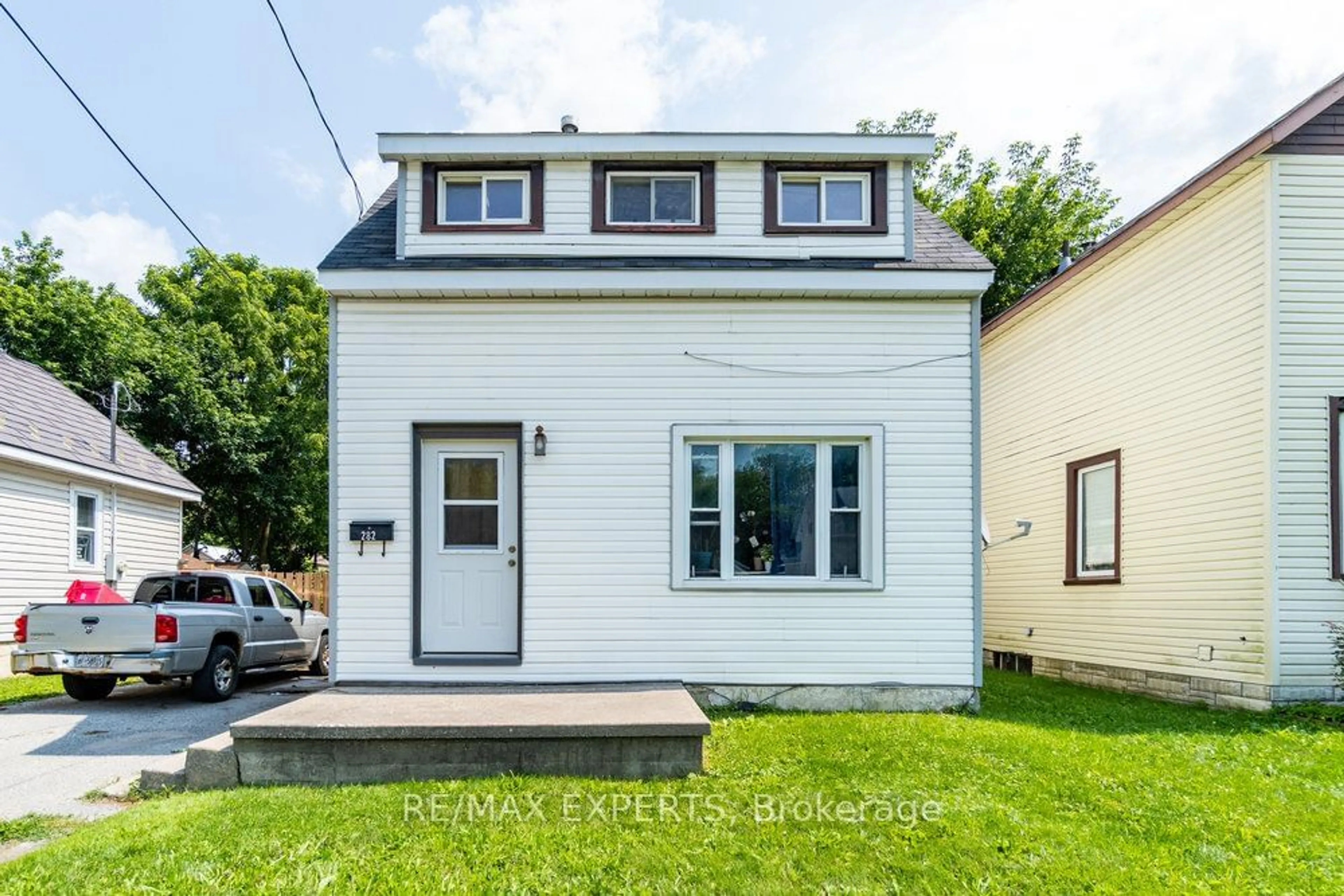 Frontside or backside of a home, cottage for 282 Gill St, Orillia Ontario L3V 4K4