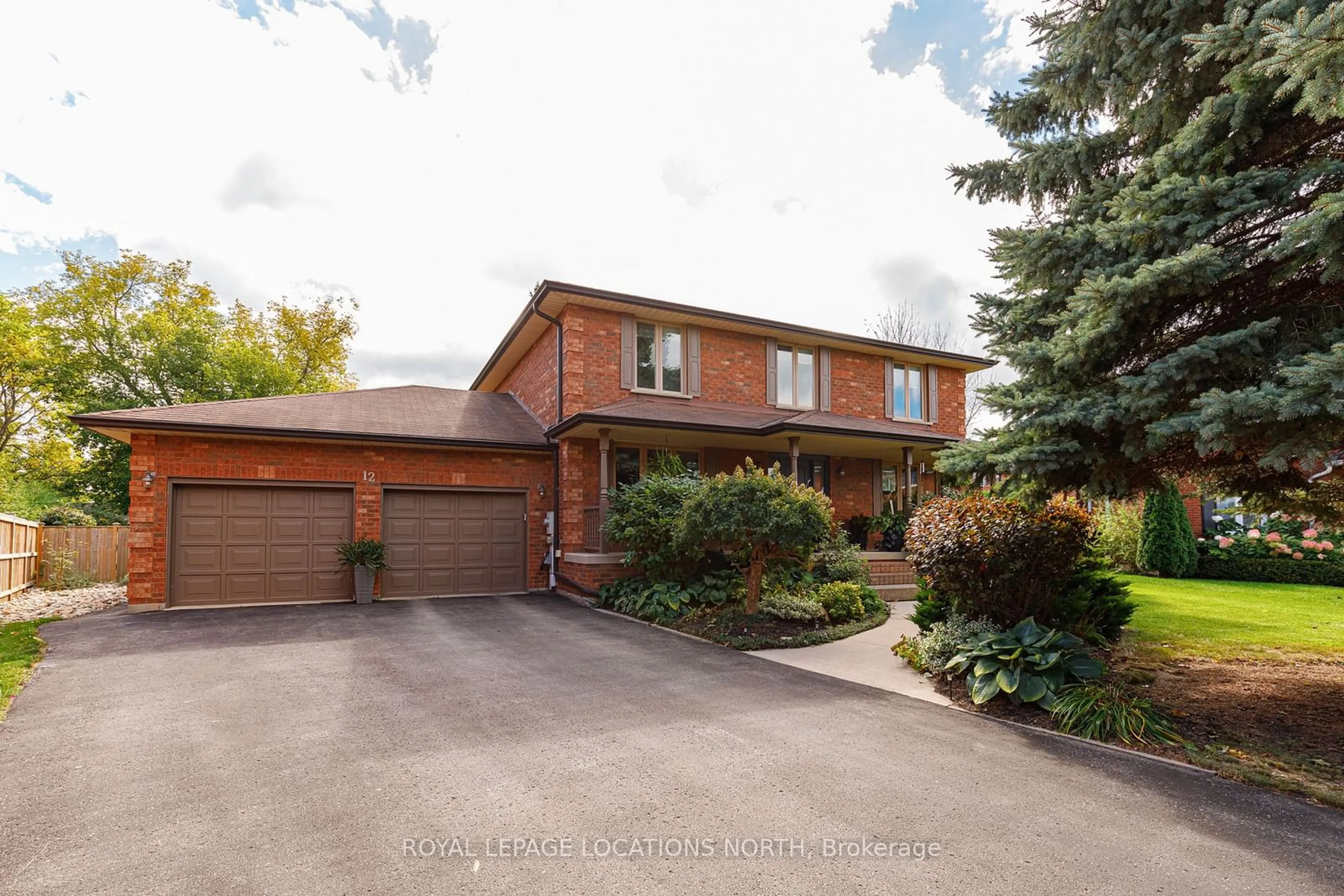 Frontside or backside of a home, the street view for 12 Smart Crt, Collingwood Ontario L9Y 4S1