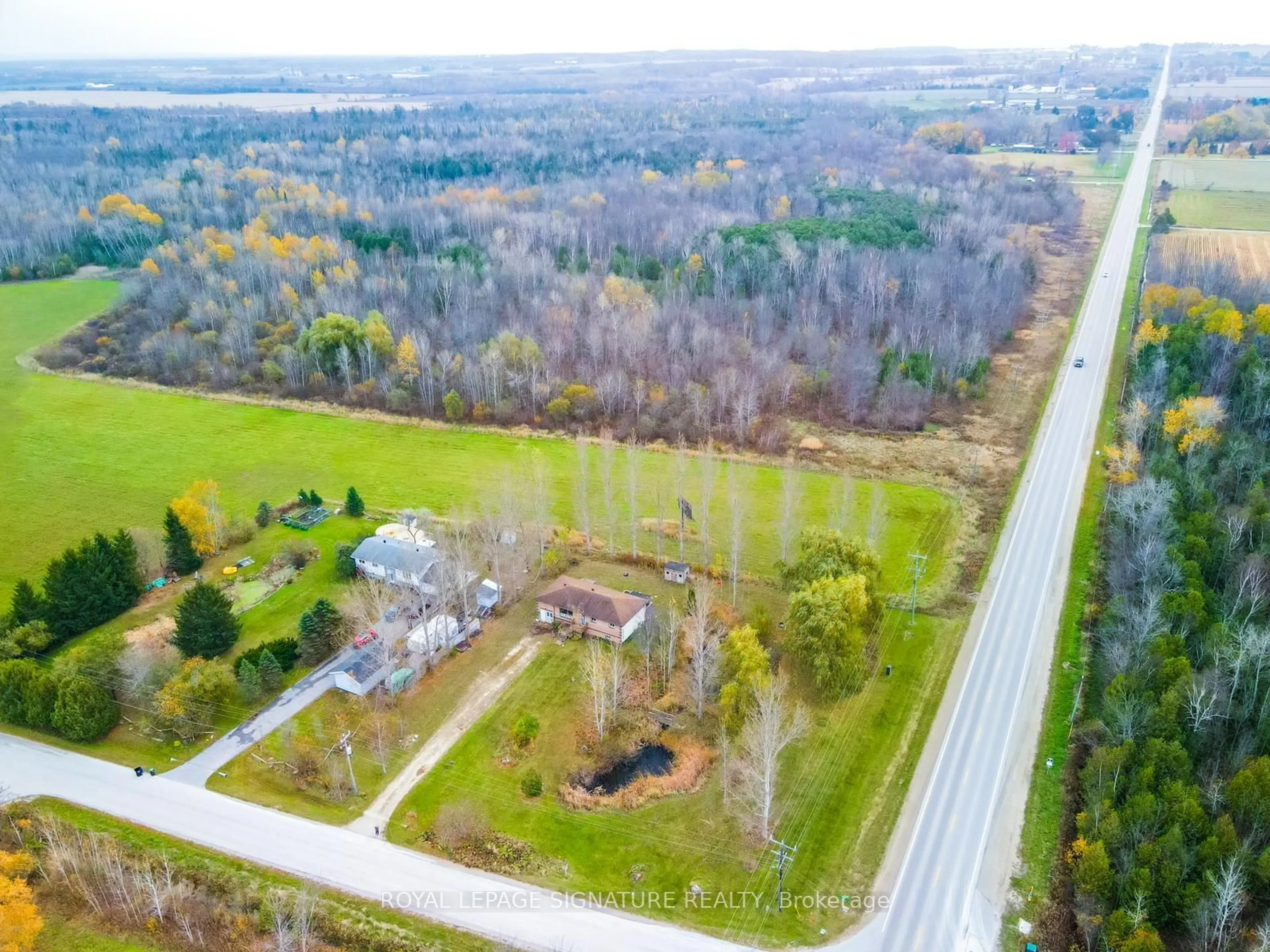 A pic from exterior of the house or condo, the street view for 6287 Concession 21-22 Rd, Clearview Ontario L0M 1S0