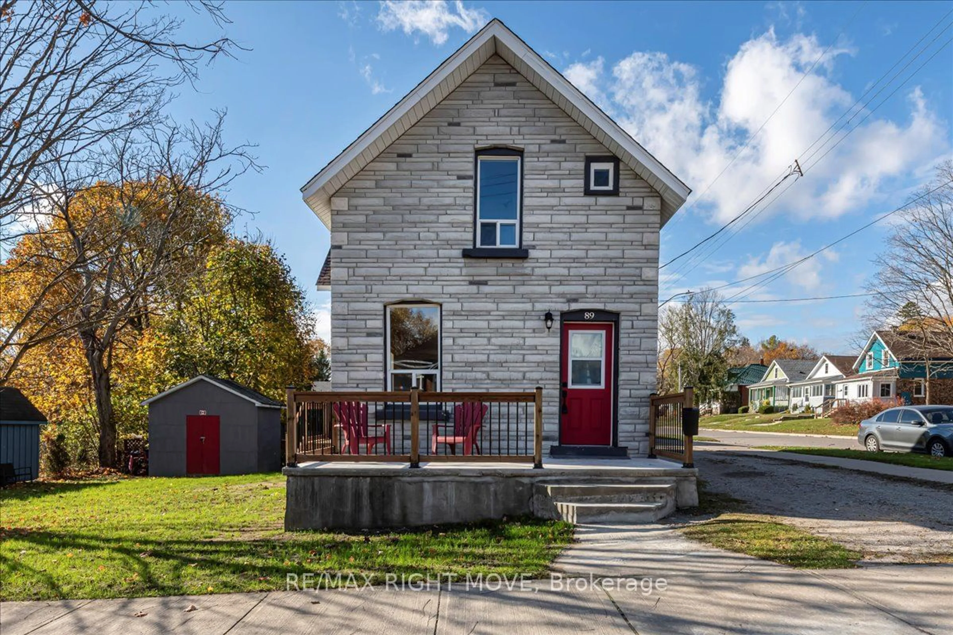 Frontside or backside of a home, cottage for 89 Douglas St, Orillia Ontario L3V 5Y7