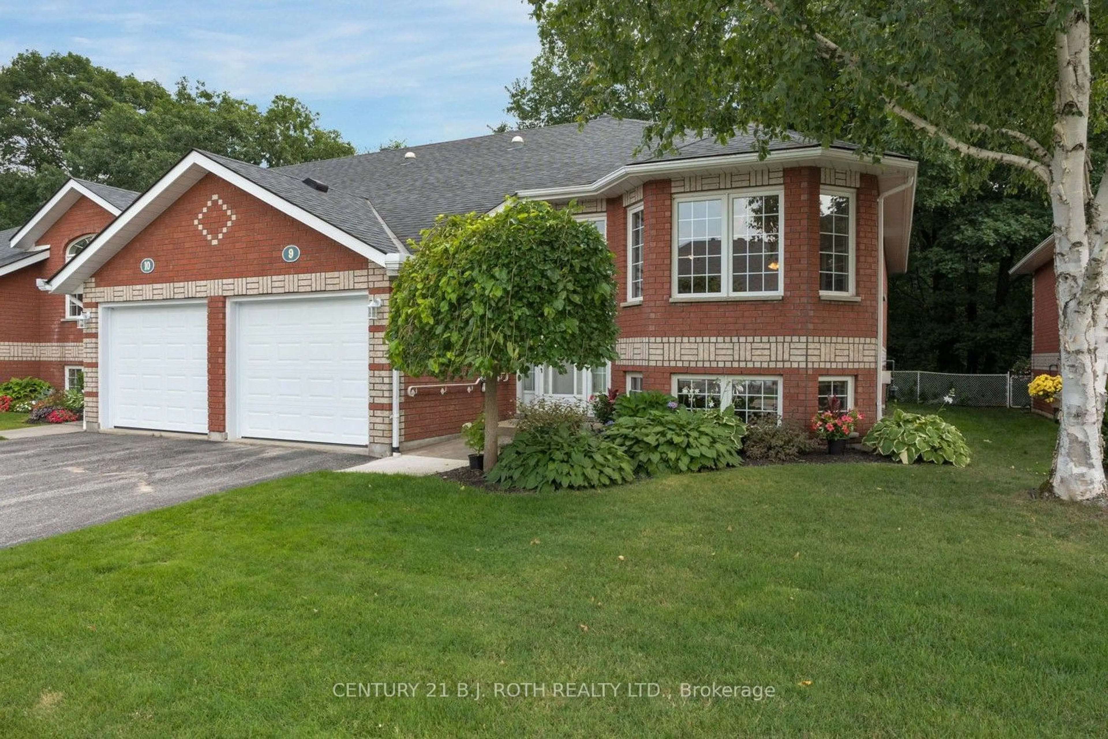 Frontside or backside of a home, cottage for 90 Thompsons Rd #9, Penetanguishene Ontario L9M 2H1