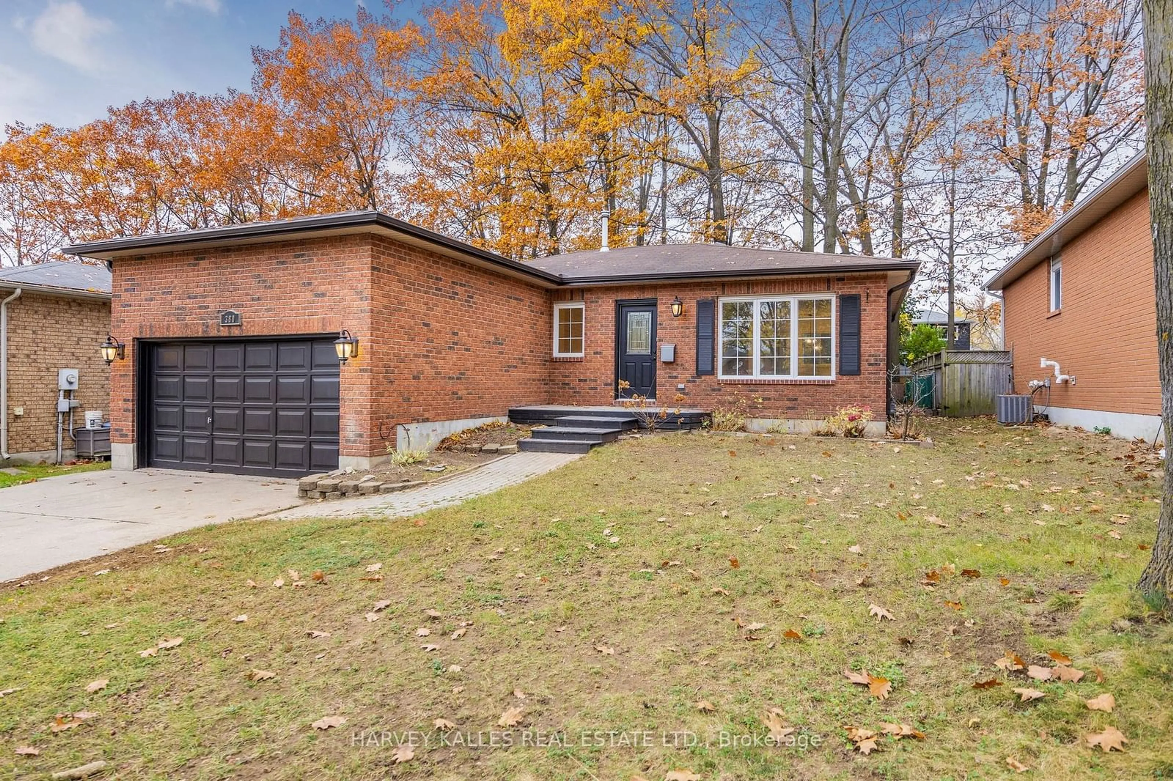 Home with brick exterior material for 380 Leacock Dr, Barrie Ontario L4N 7X3