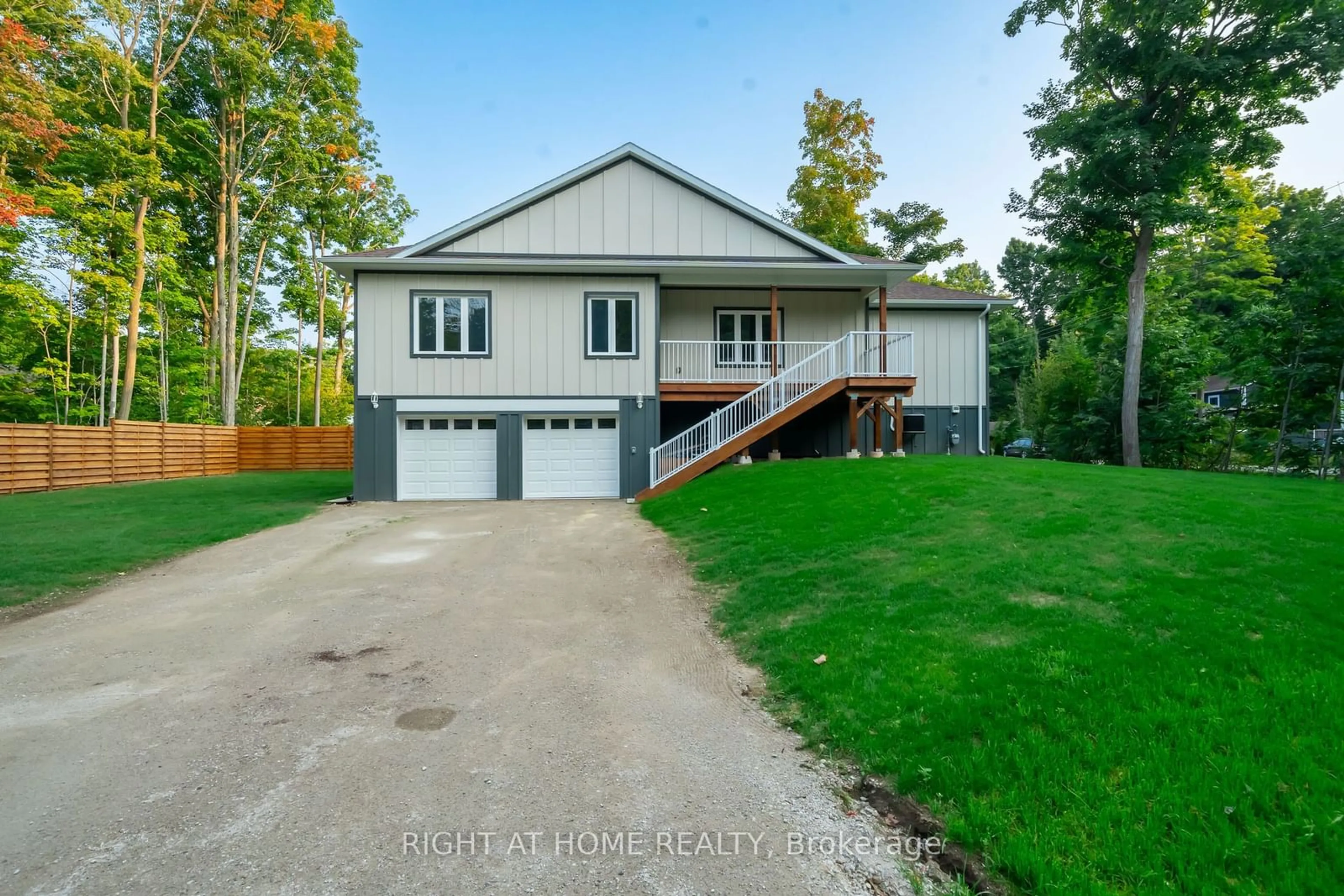 Frontside or backside of a home, cottage for 50 Breithaupt Cres, Tiny Ontario L9M 0B2