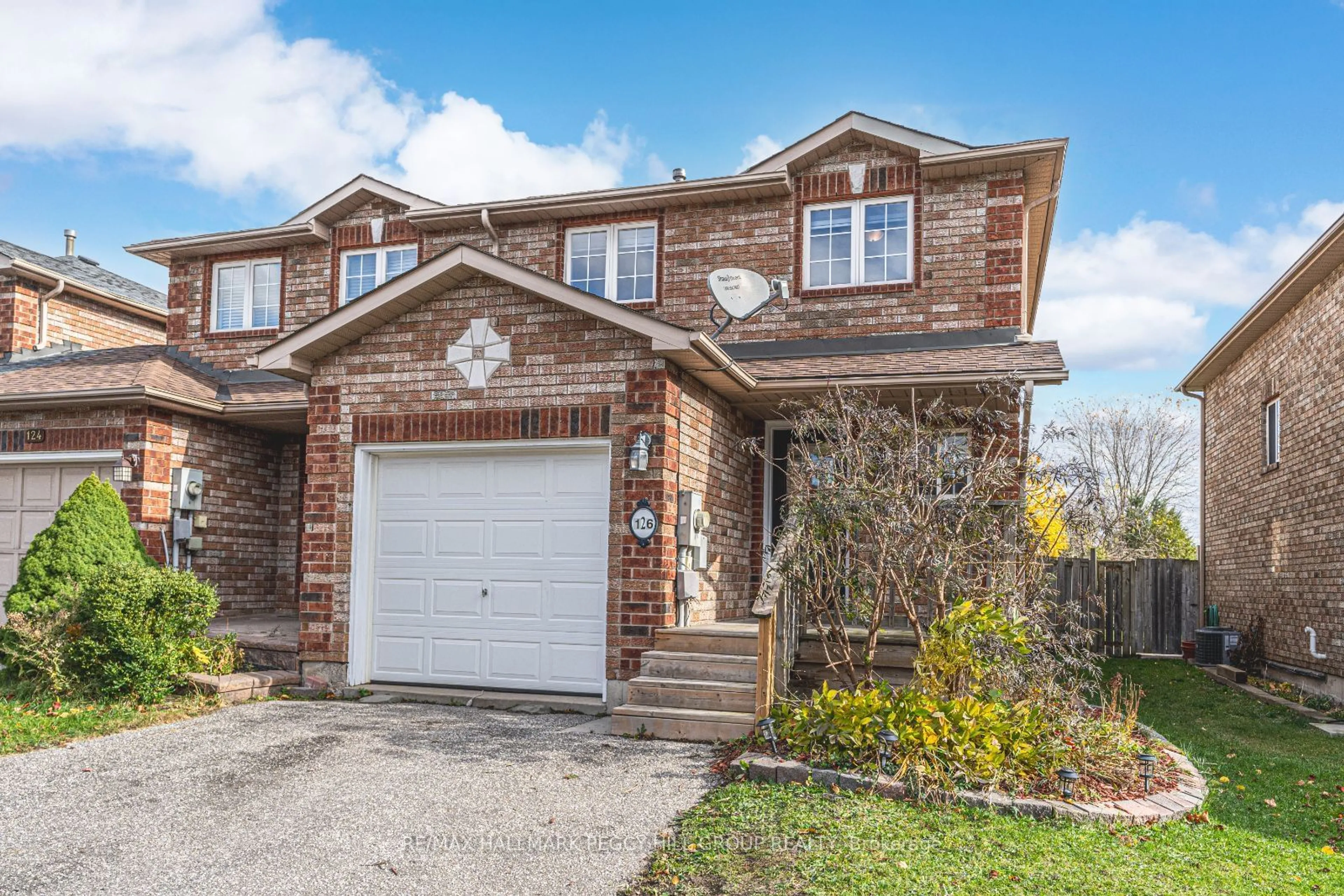 Home with brick exterior material for 126 Dunsmore Lane, Barrie Ontario L4M 6Z7