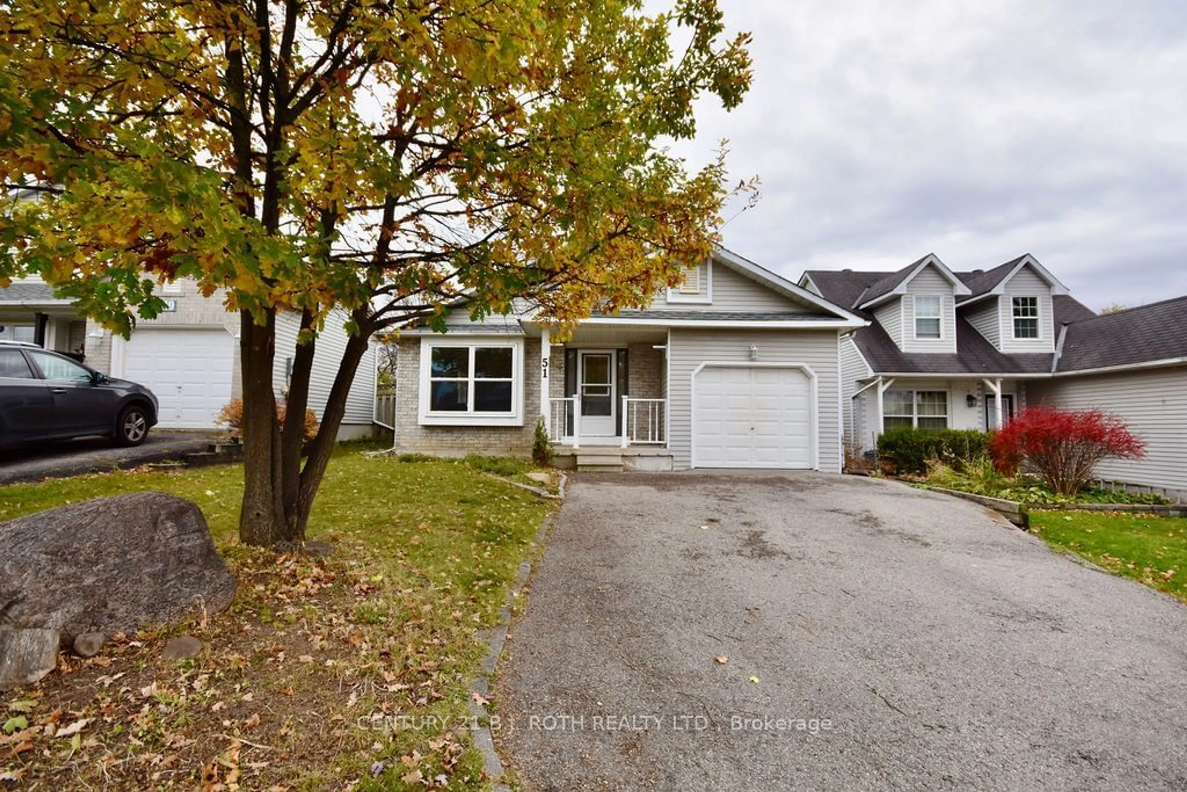 A pic from exterior of the house or condo, cottage for 51 Gosney Cres, Barrie Ontario L4N 6T7