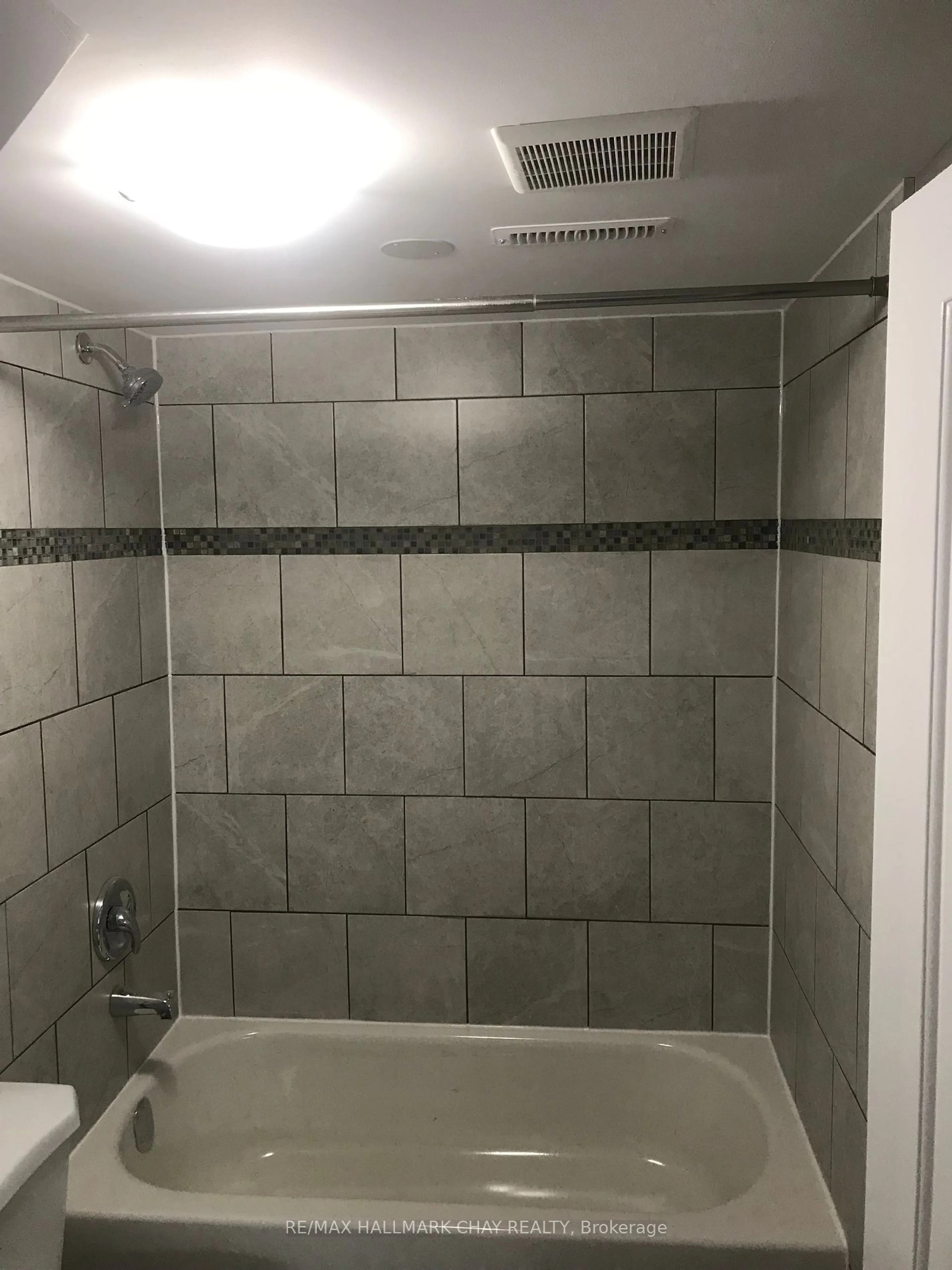 Bathroom, ceramic floors for 51 HADDEN Cres, Barrie Ontario L4M 6G6