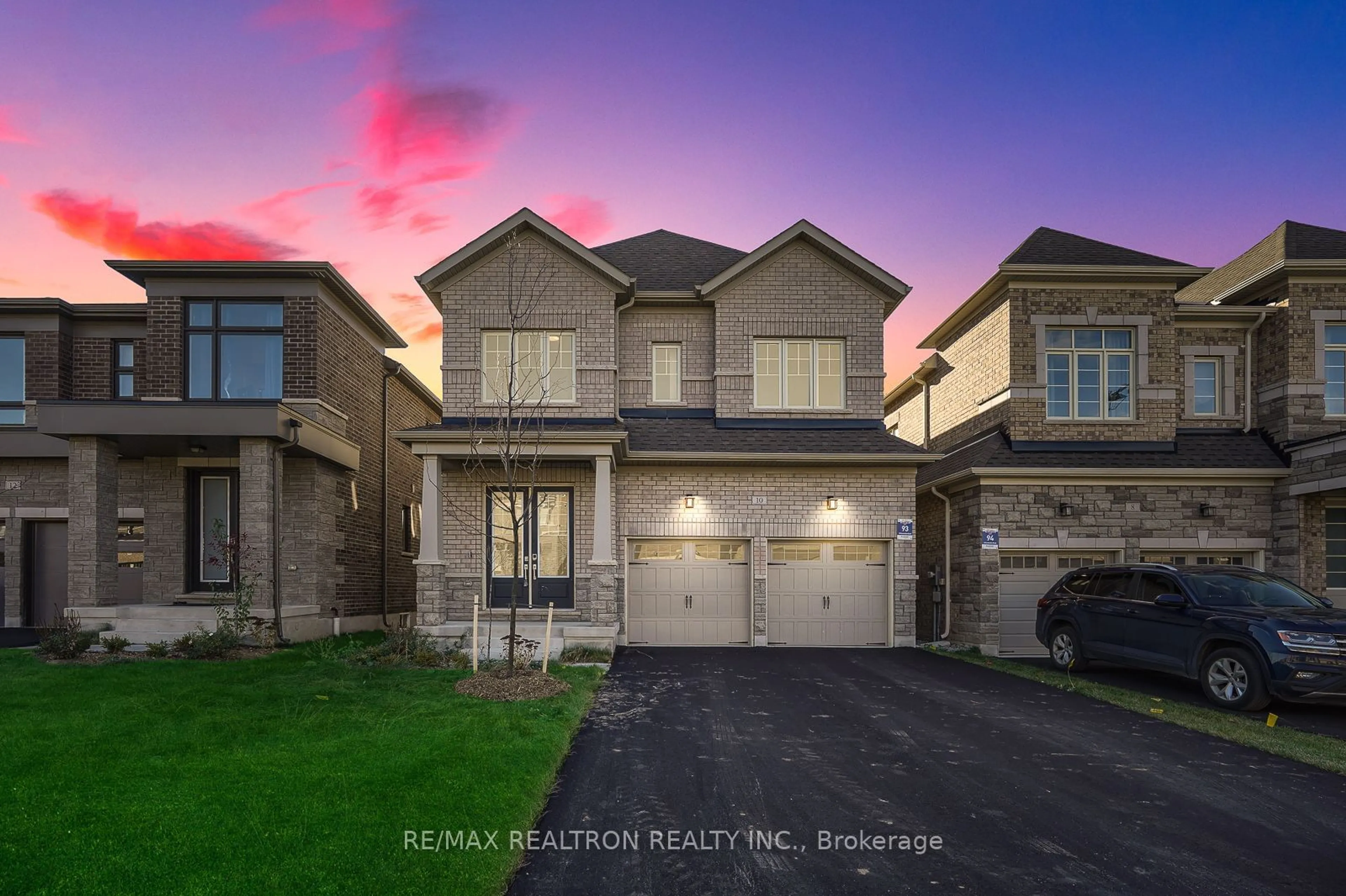 Frontside or backside of a home, the street view for 10 Periwinkle Rd, Springwater Ontario L9X 2C8